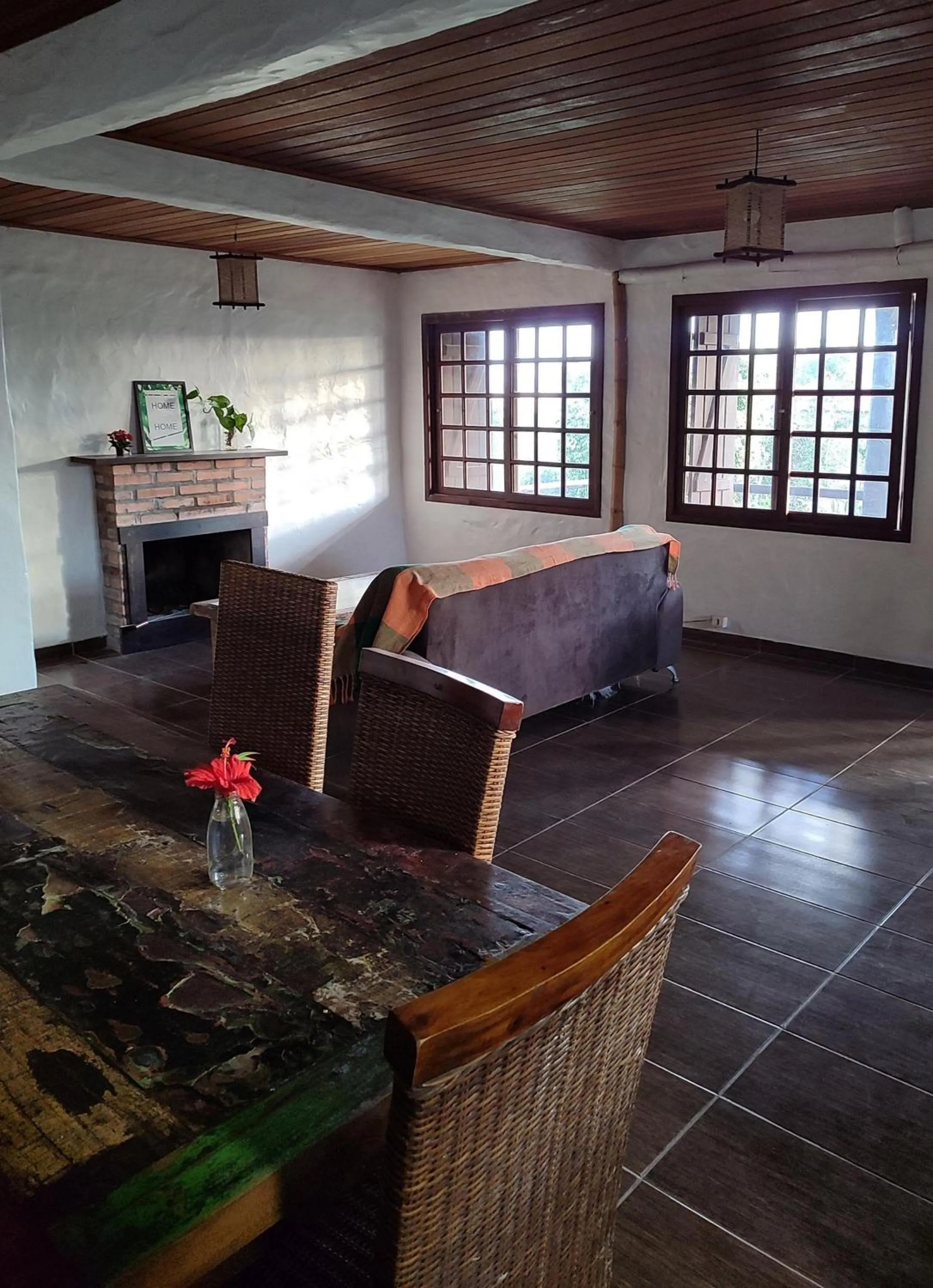 Seating area in Pousada Casa Morango - Praia do Rosa - SC