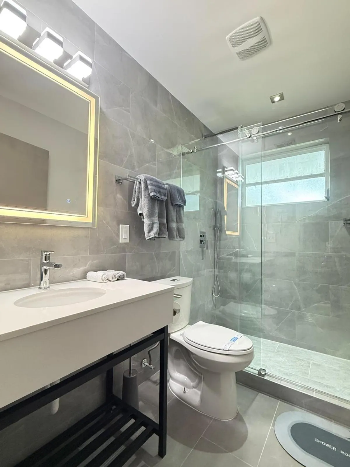 Sheridan Suites Apartments