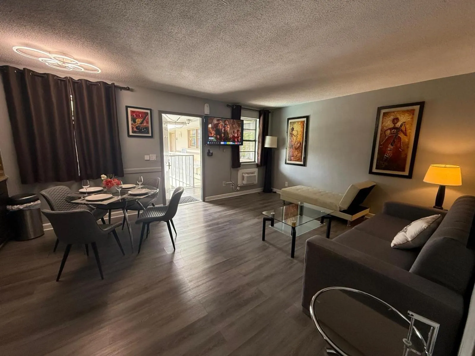 Sheridan Suites Apartments