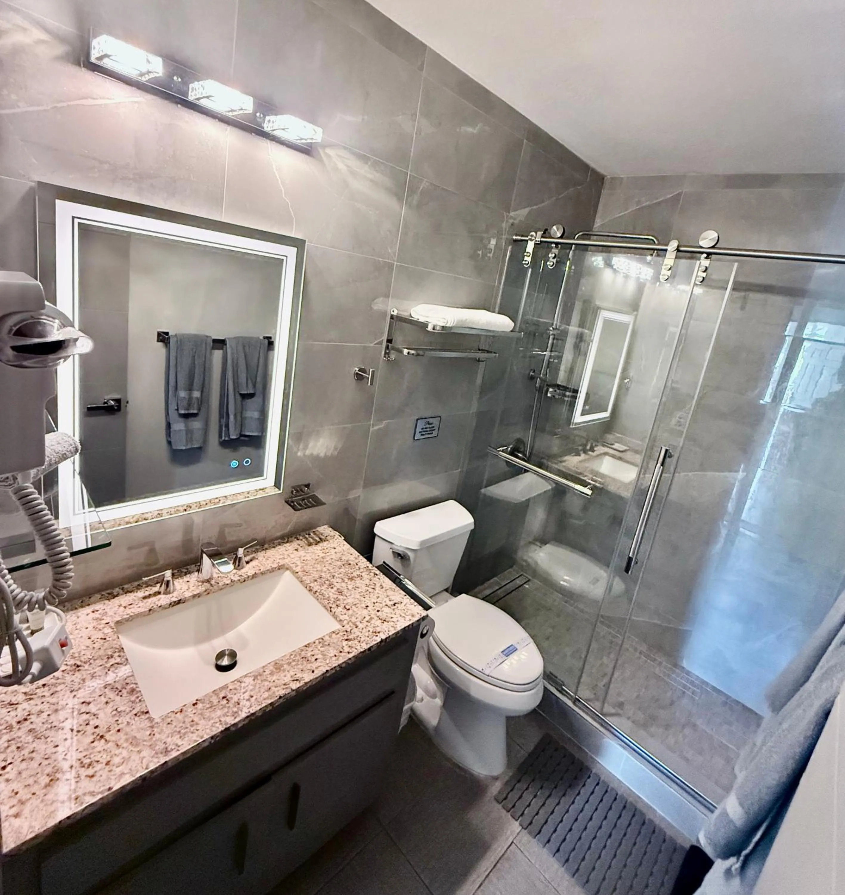 Sheridan Suites Apartments