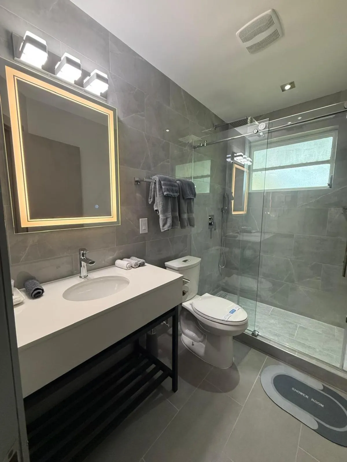 Sheridan Suites Apartments