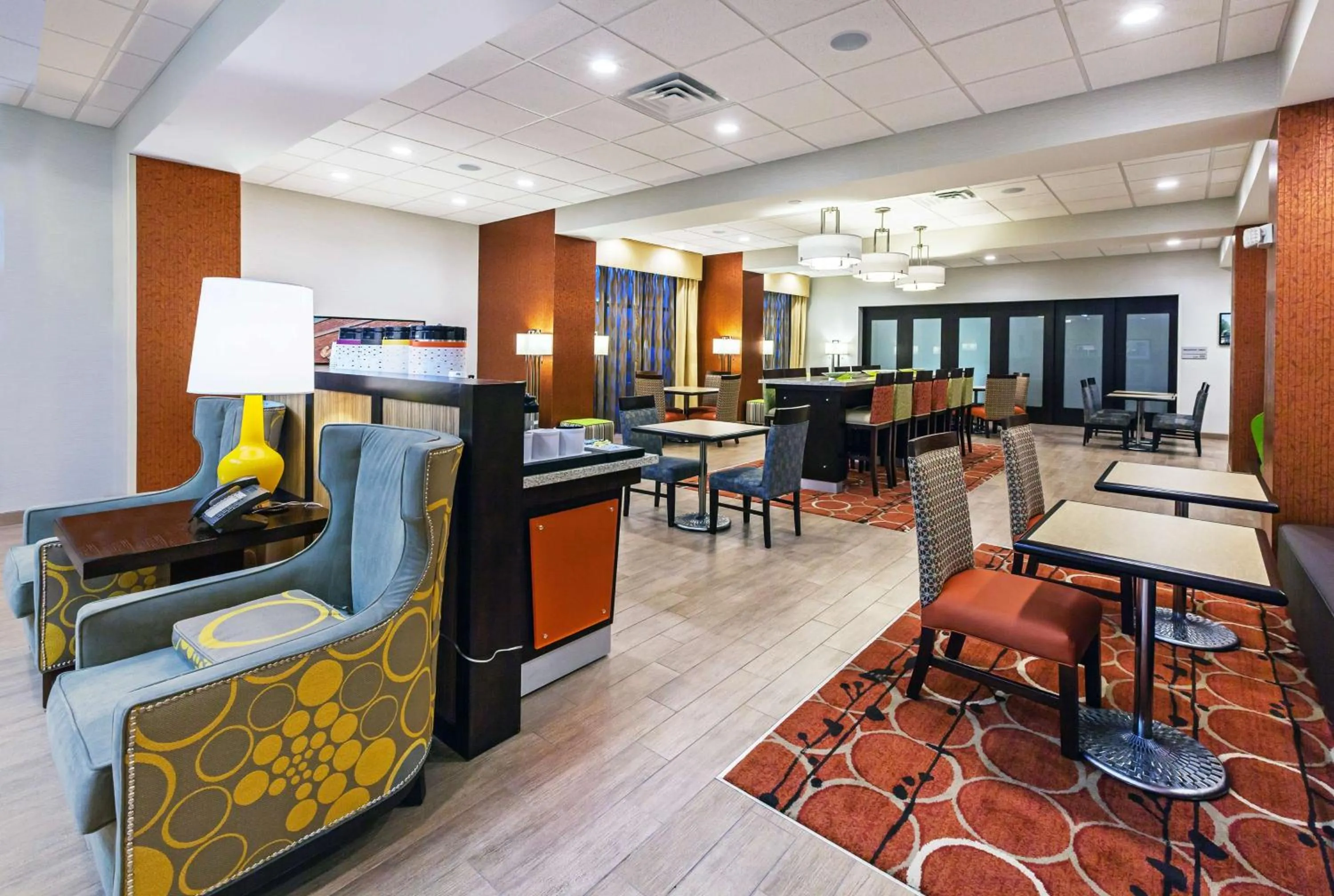 Dining area in Hampton Inn Marion