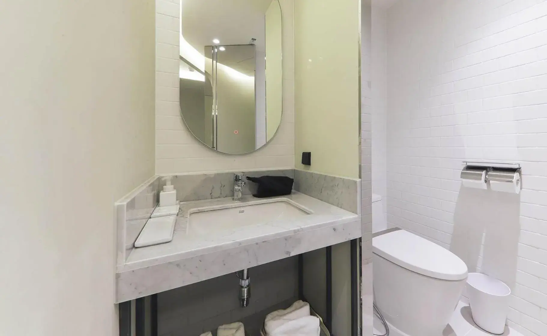 Deluxe Twin Room in 뮤트호텔 대연 MUTE HOTEL Daeyeon Busan Deluxe Twin Room in 뮤트호텔 대연 MUTE HOTEL Daeyeon Busan