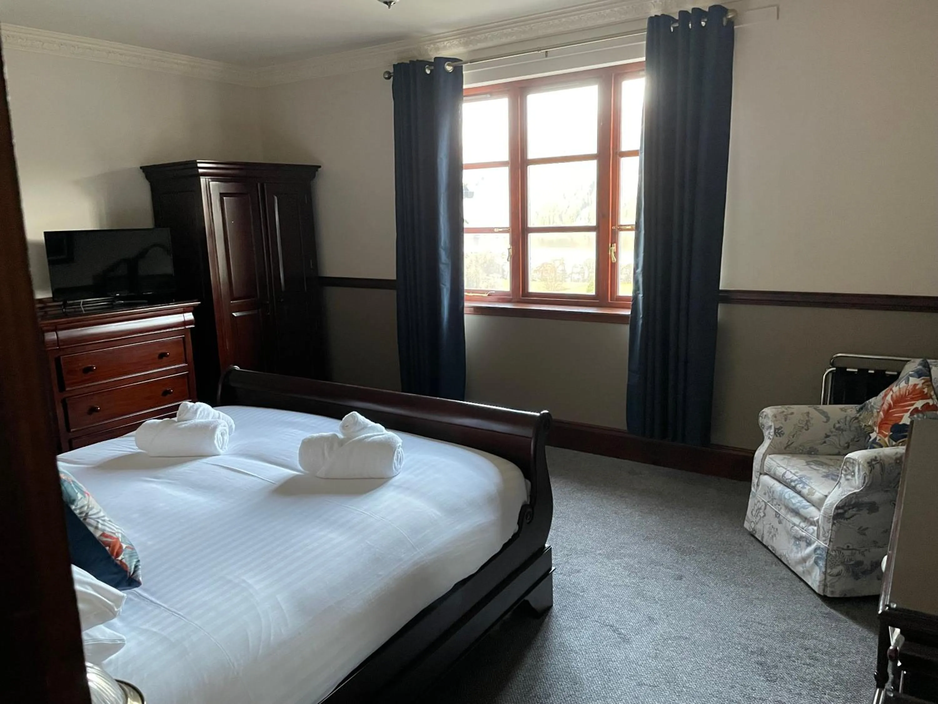 Bedroom in Craigdarroch Hotel