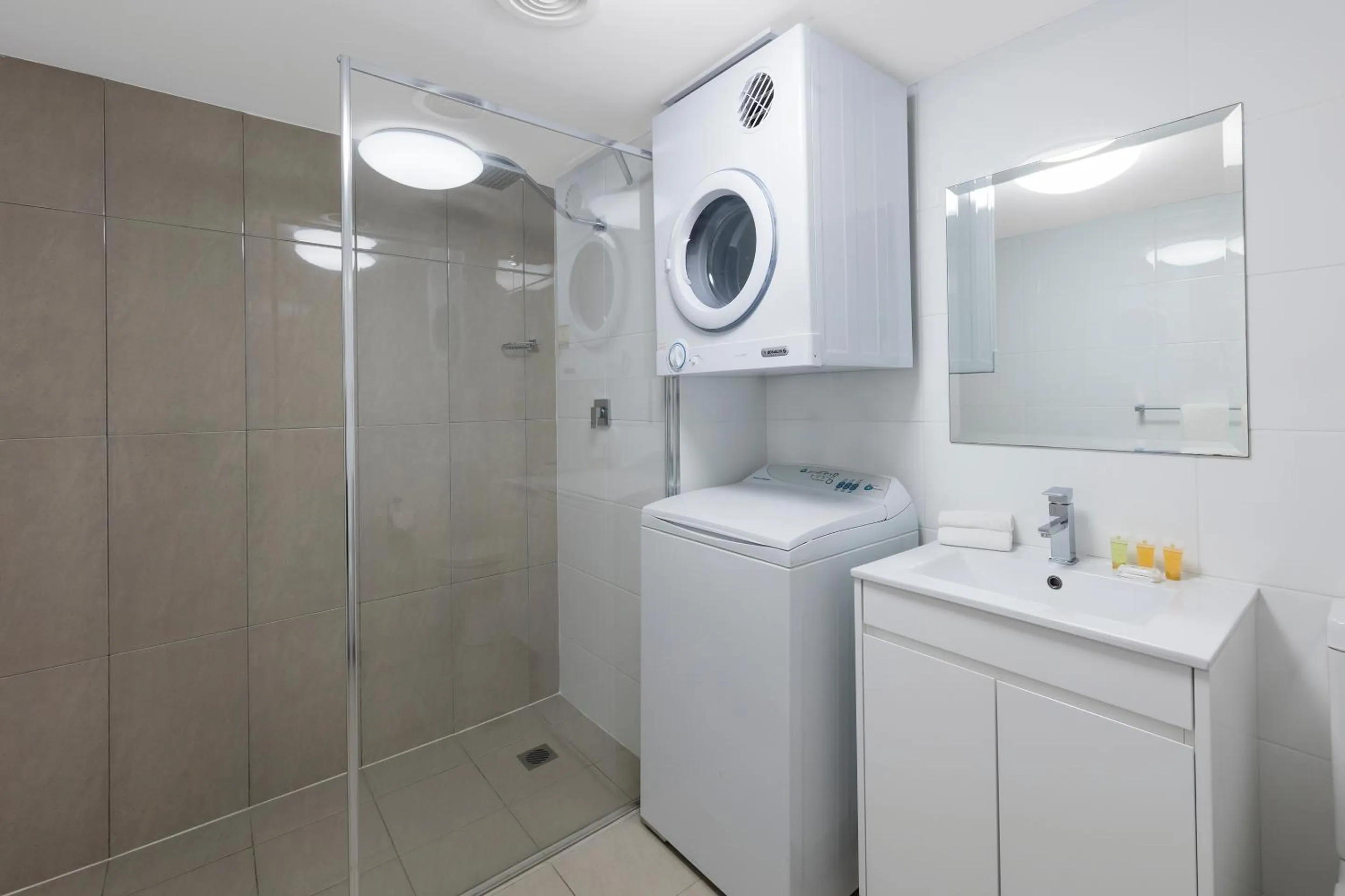 Bathroom in Nesuto The Entrance