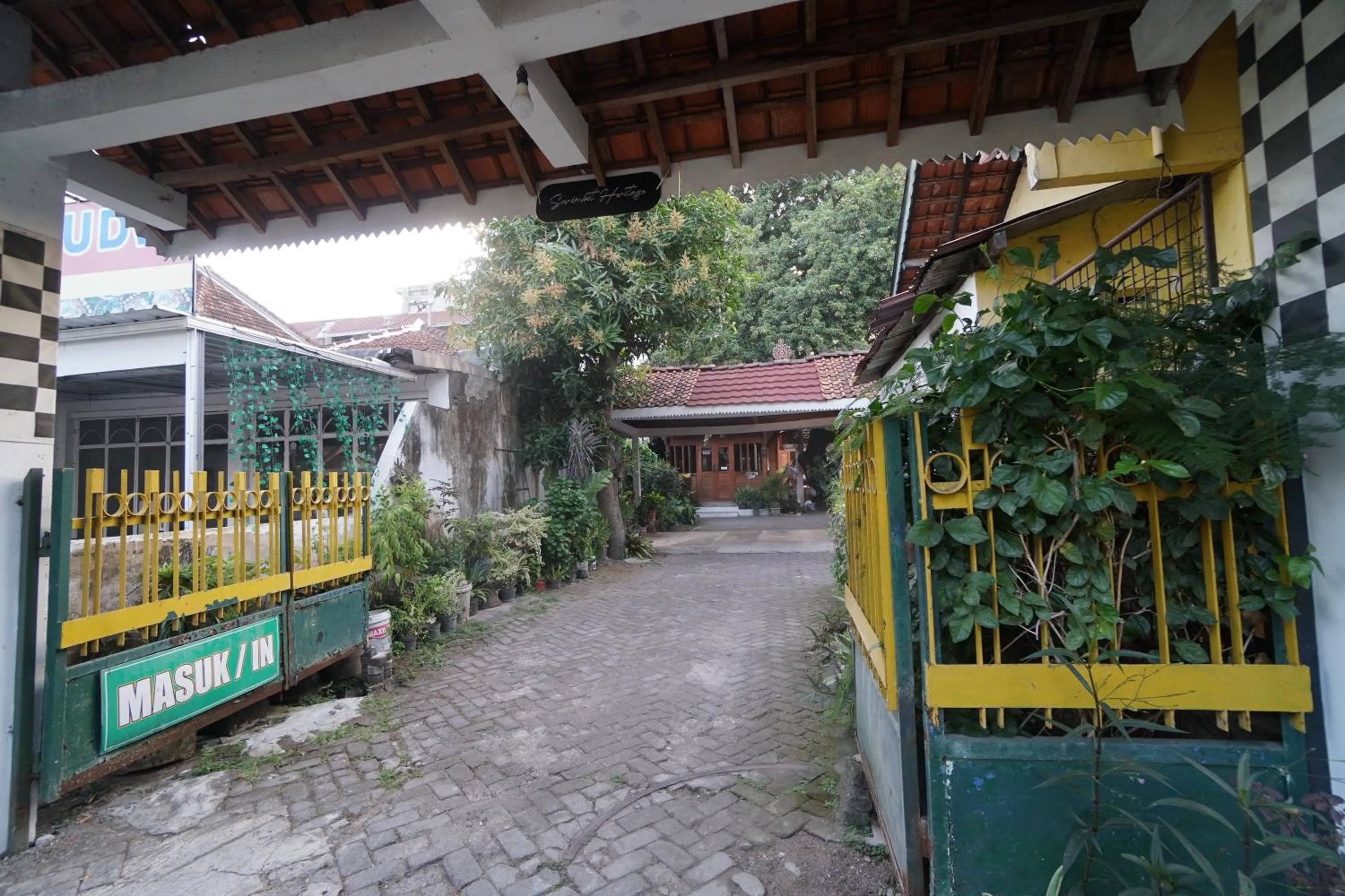 Property building in Villa Sarimbit