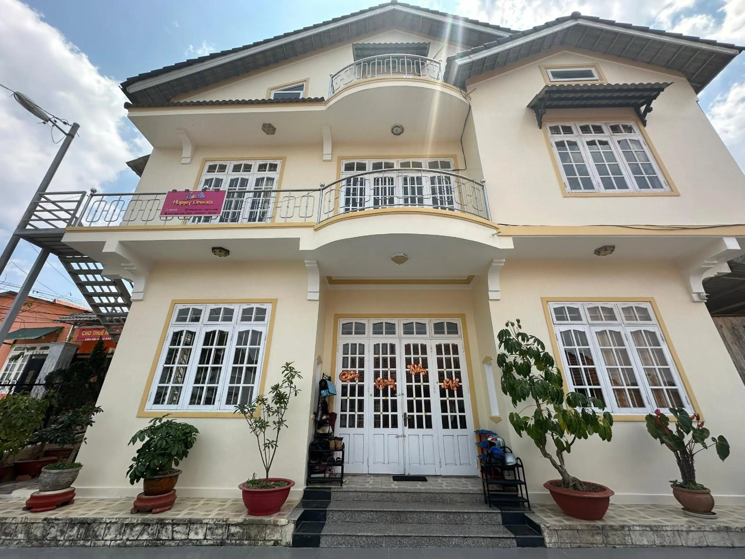 Facade/entrance in SPOT ON 1229 Happy Dream Homestay