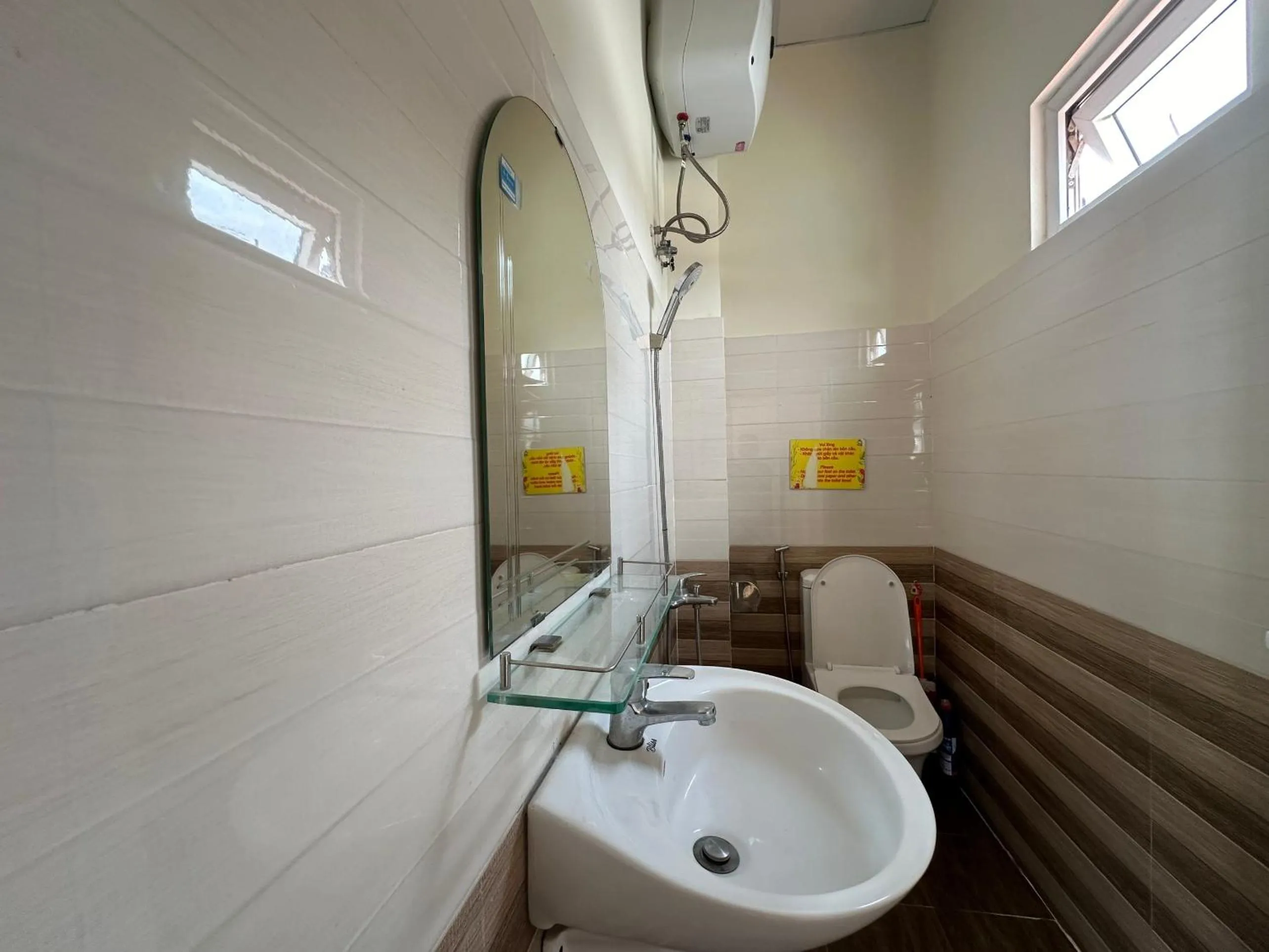 Bathroom in SPOT ON 1229 Happy Dream Homestay