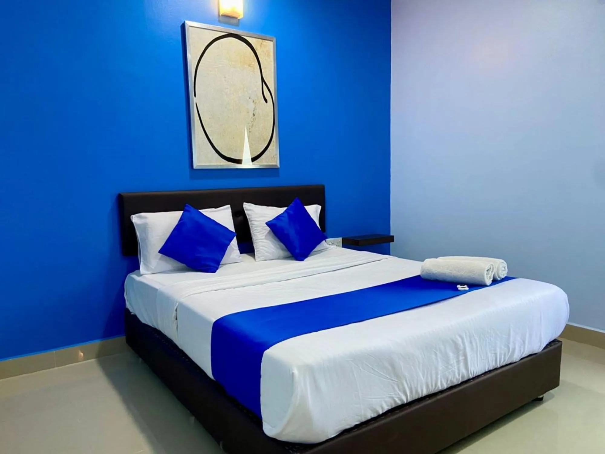 Bedroom, Bed in Royals Star Hotel