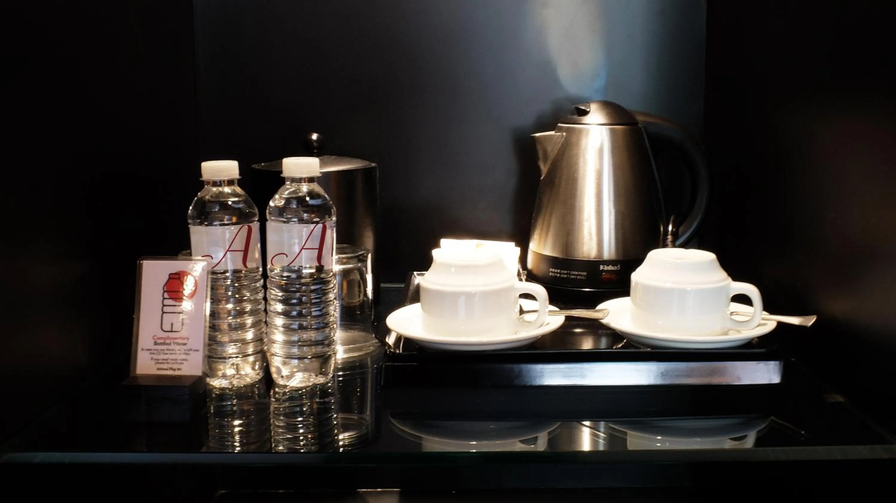 Coffee/tea facilities in Amelie Hotel Manila