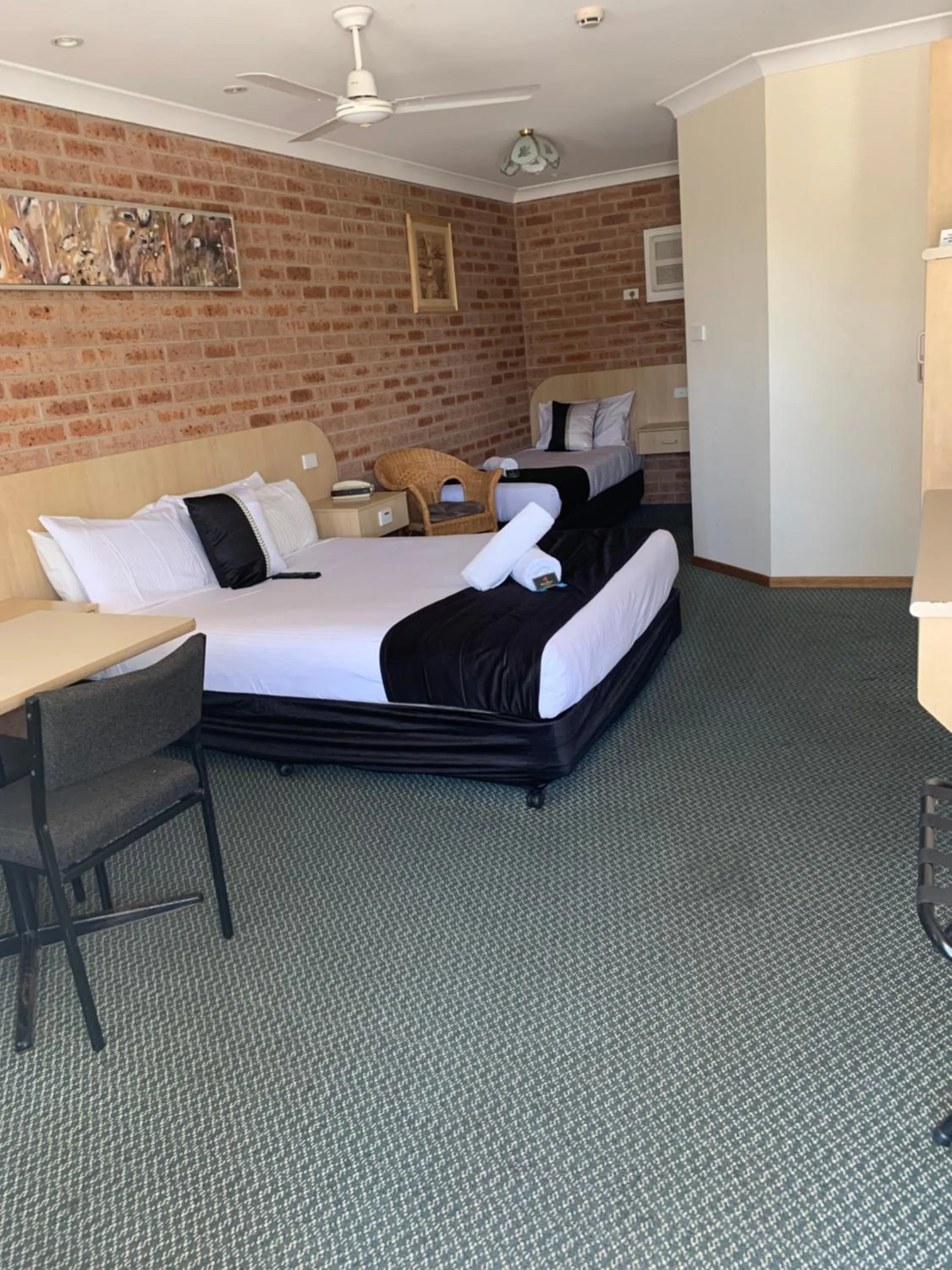 Bed in Branxton House Motel