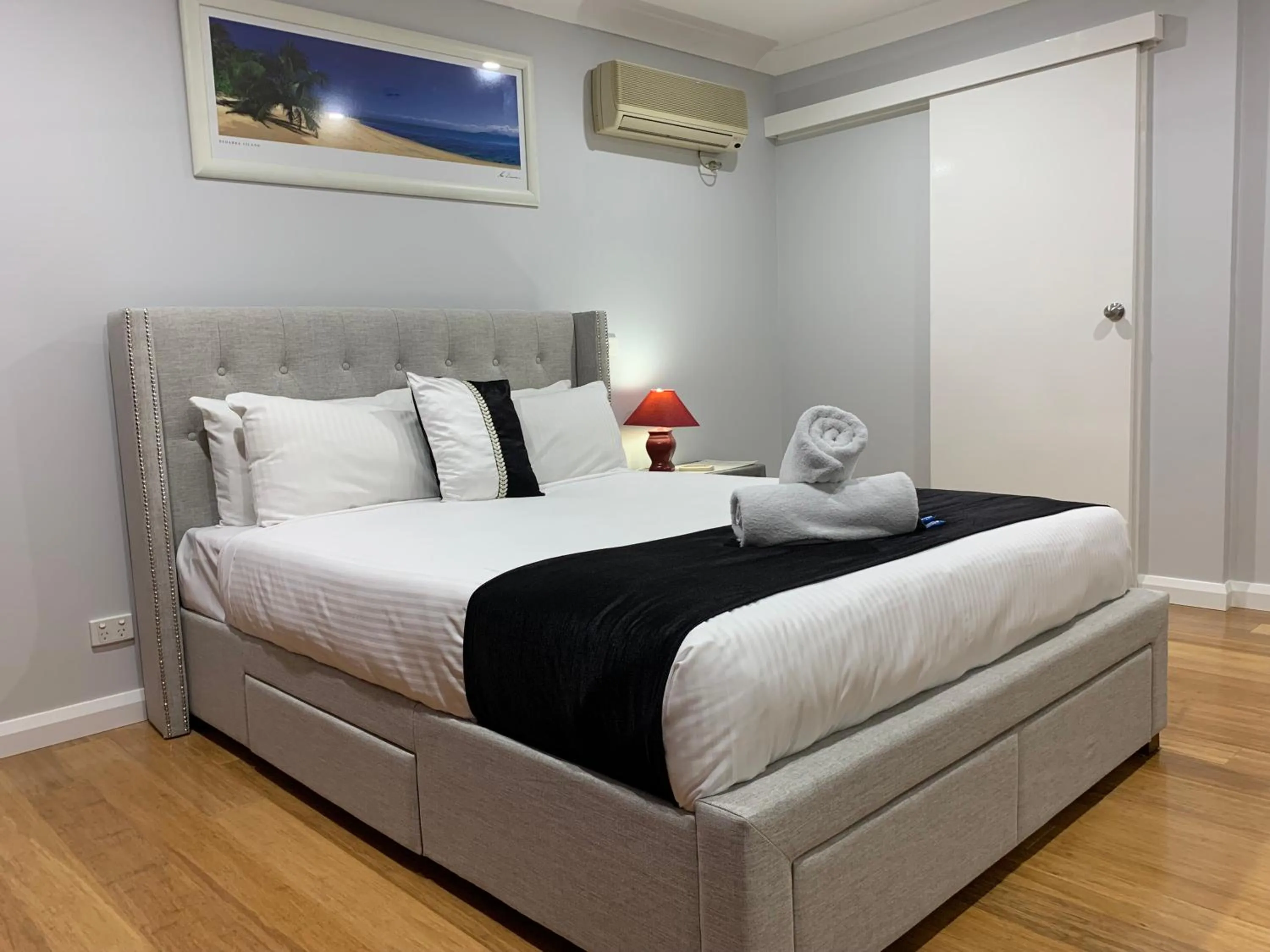 Bed in Branxton House Motel