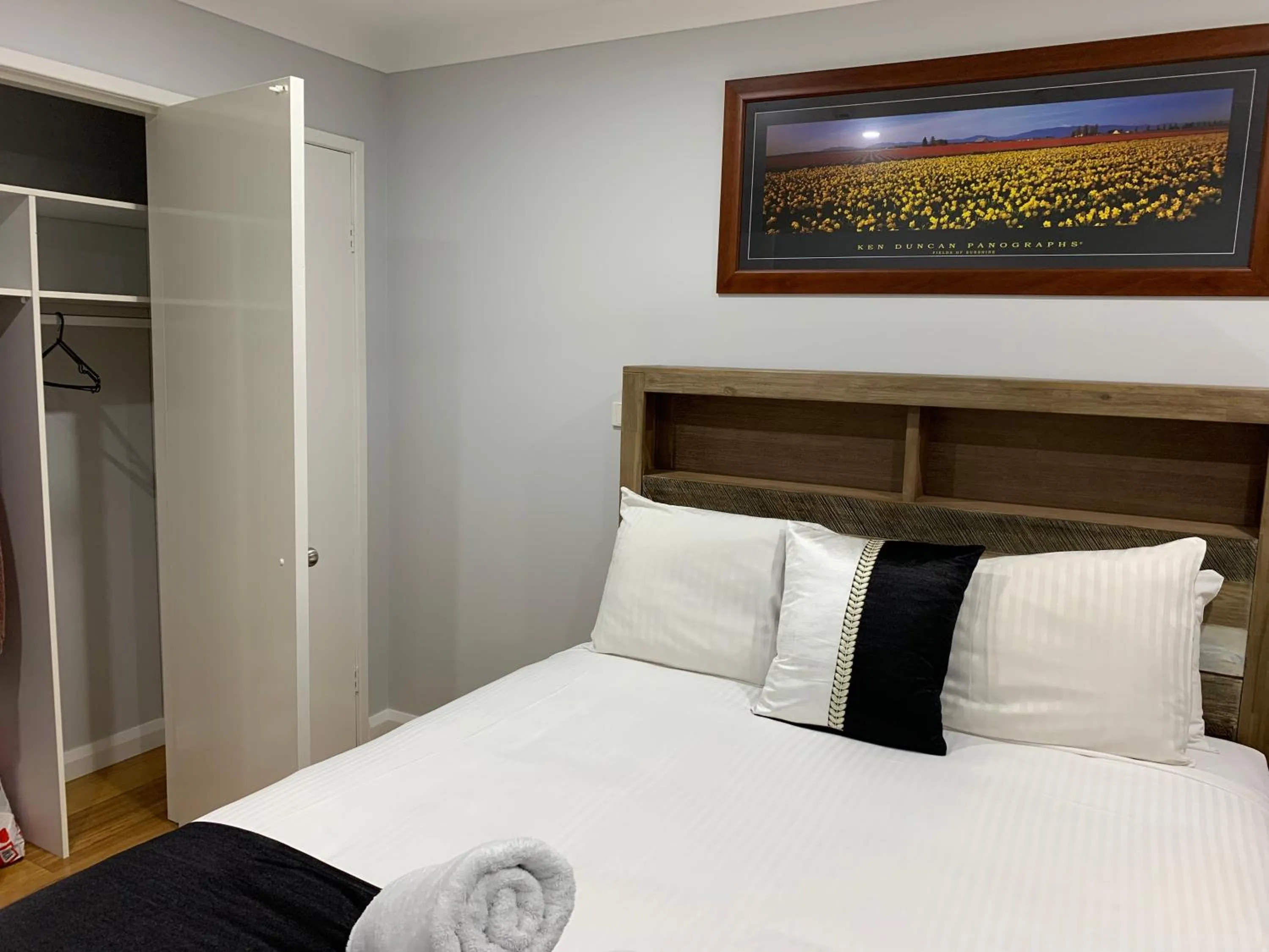 Bed in Branxton House Motel