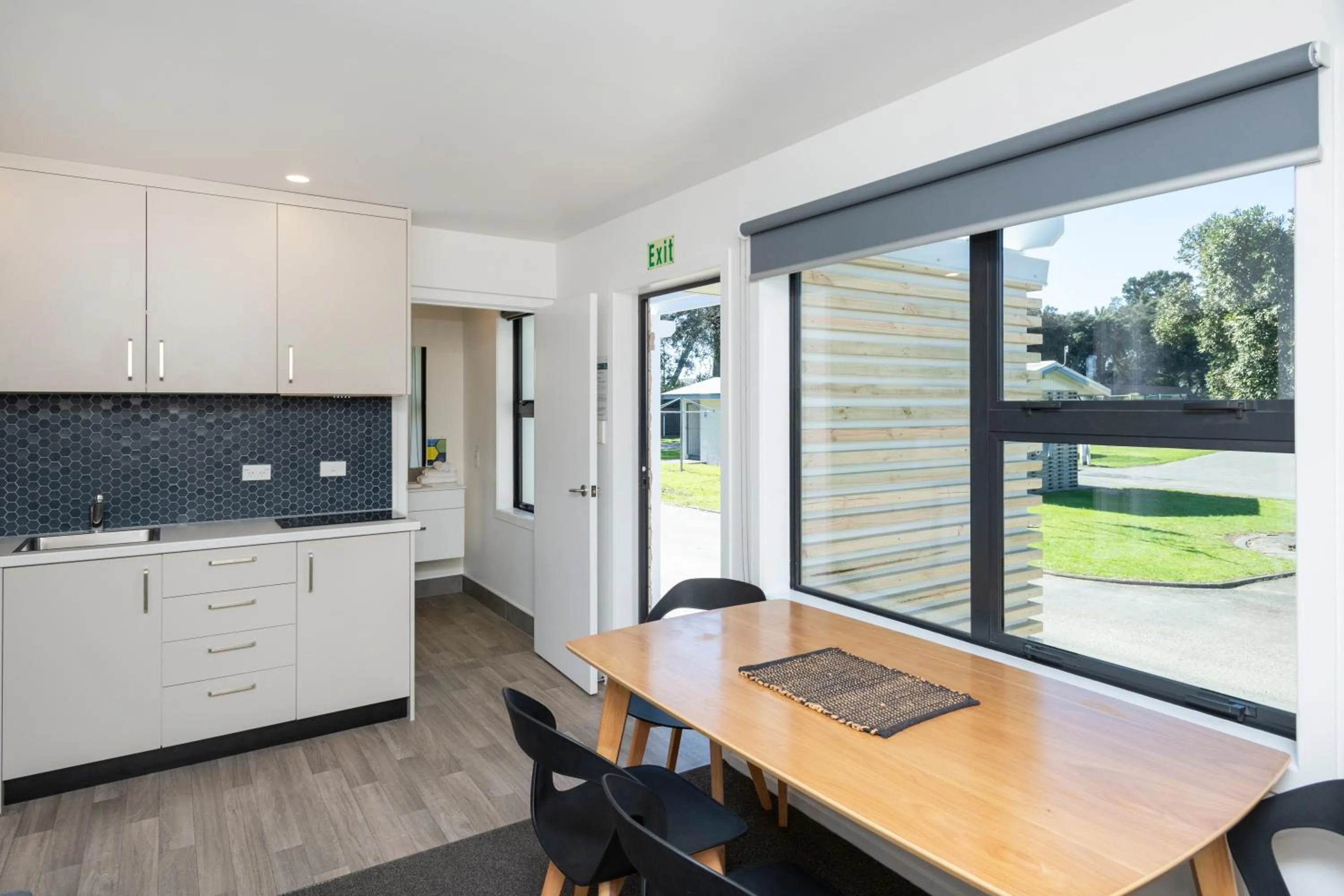 Dining area in Waikanae Beach TOP 10 Holiday Park