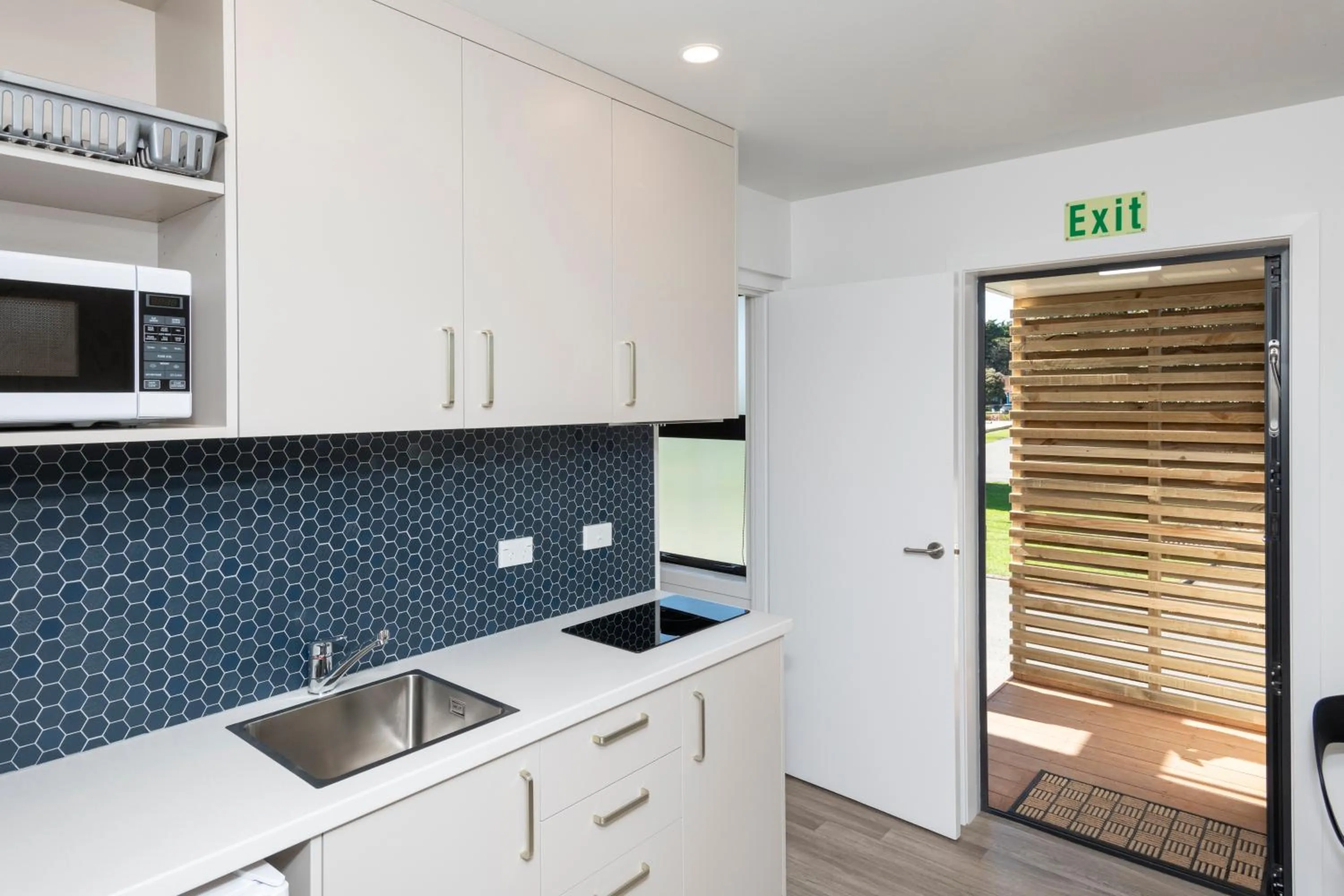 Kitchen or kitchenette in Waikanae Beach TOP 10 Holiday Park