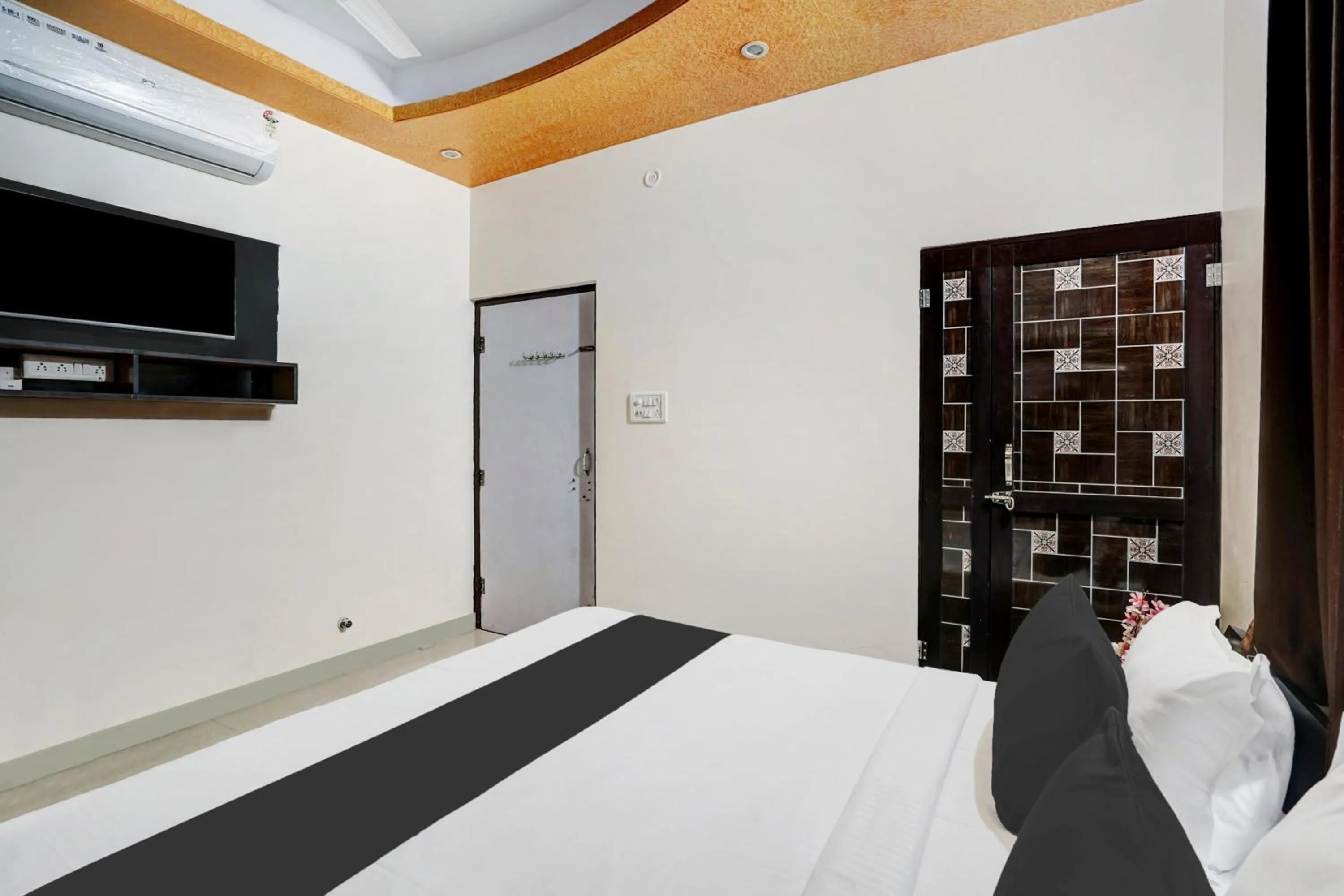 Bedroom, Bed in Hotel O Rudra palace