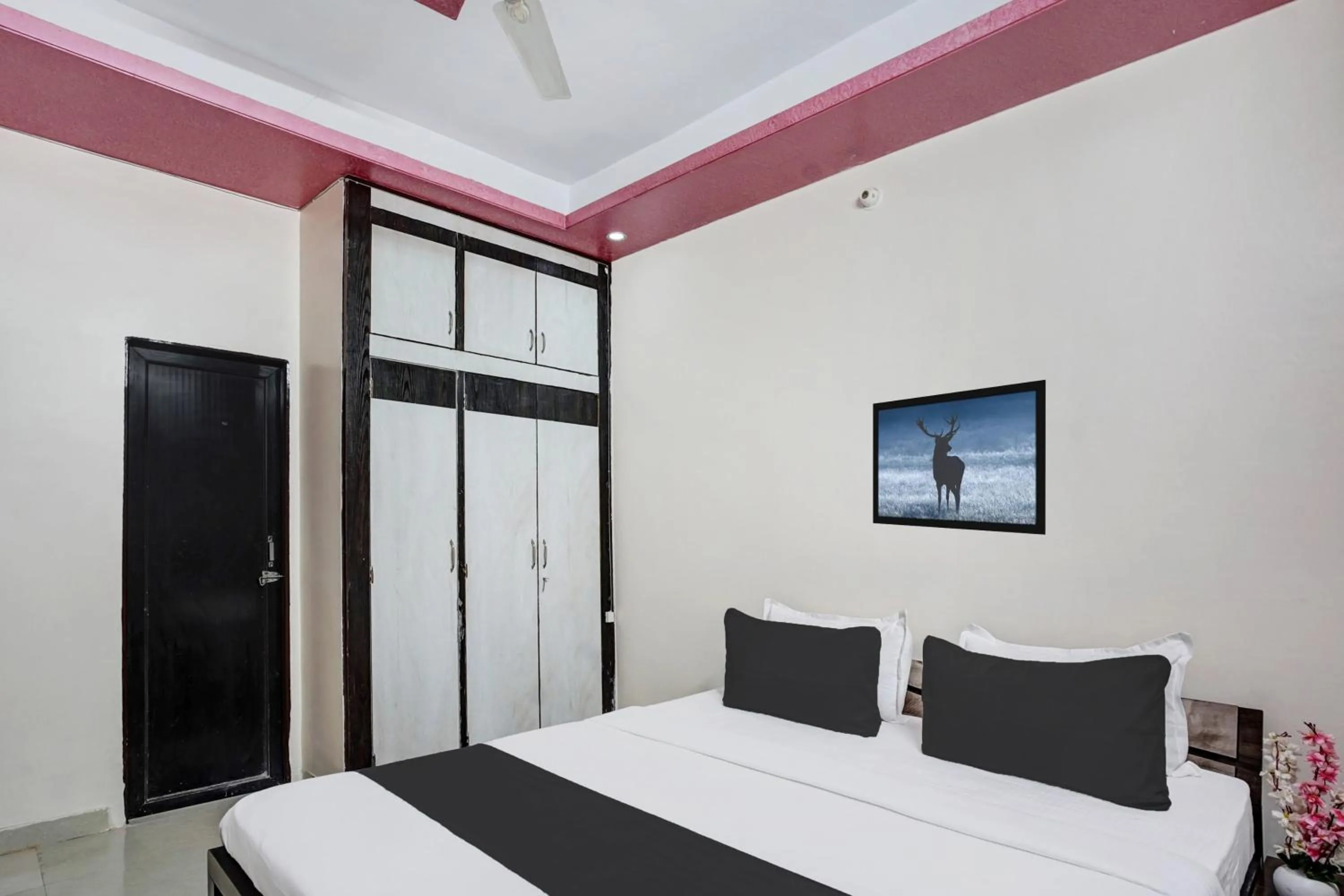 Bedroom, Bed in Hotel O Rudra palace