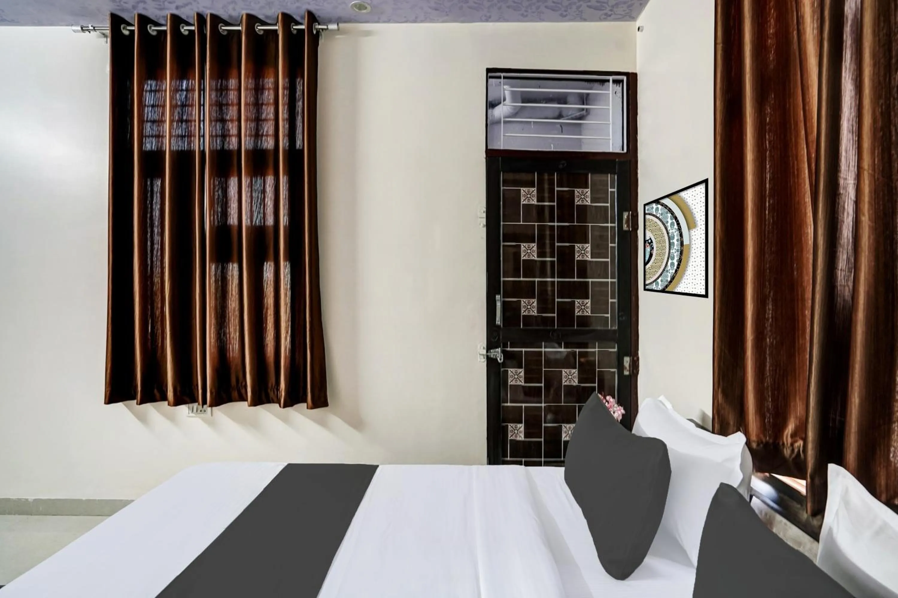 Bedroom, Bed in Hotel O Rudra palace