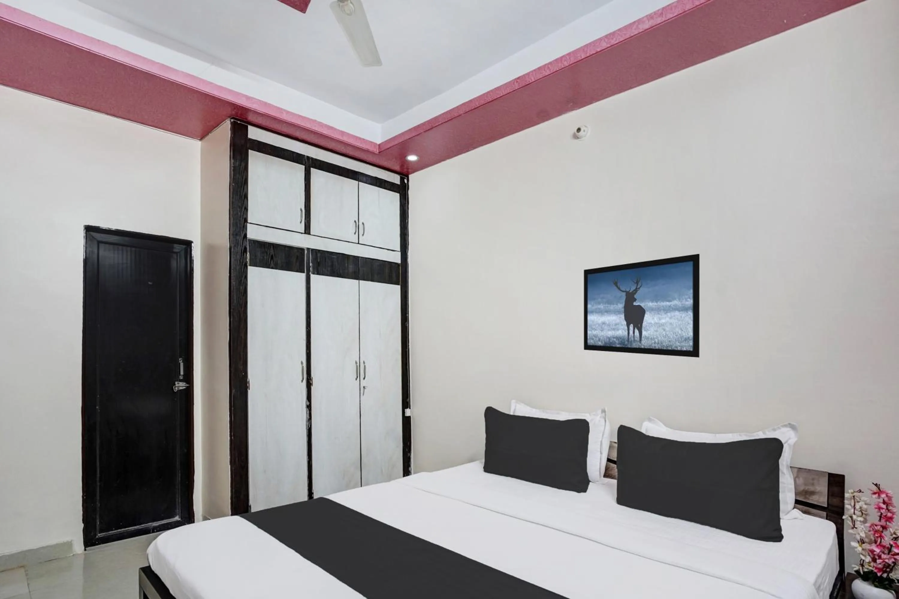 Bedroom, Bed in Hotel O Rudra palace