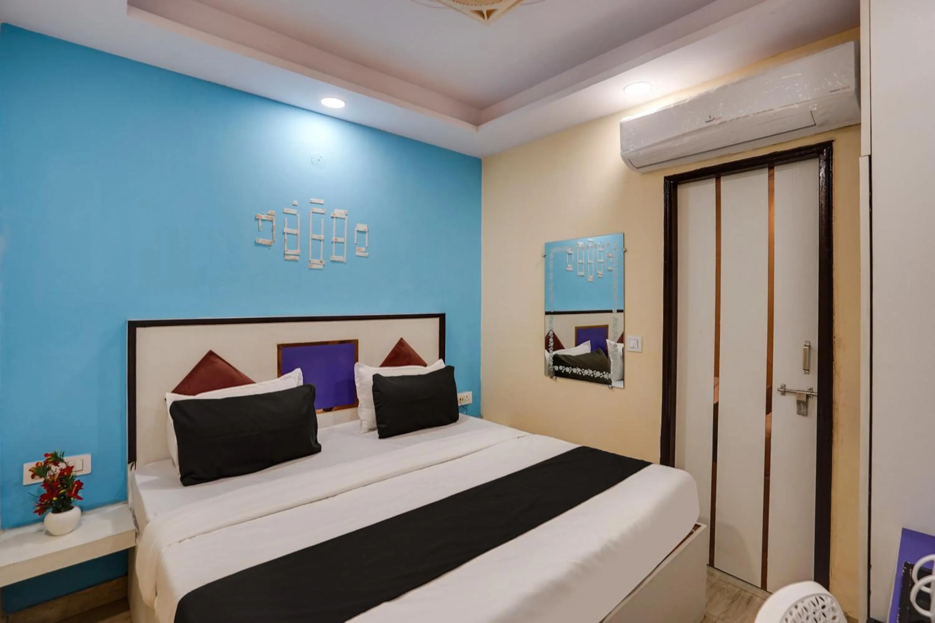 Bedroom, Bed in Hotel O Hotel Gold Star