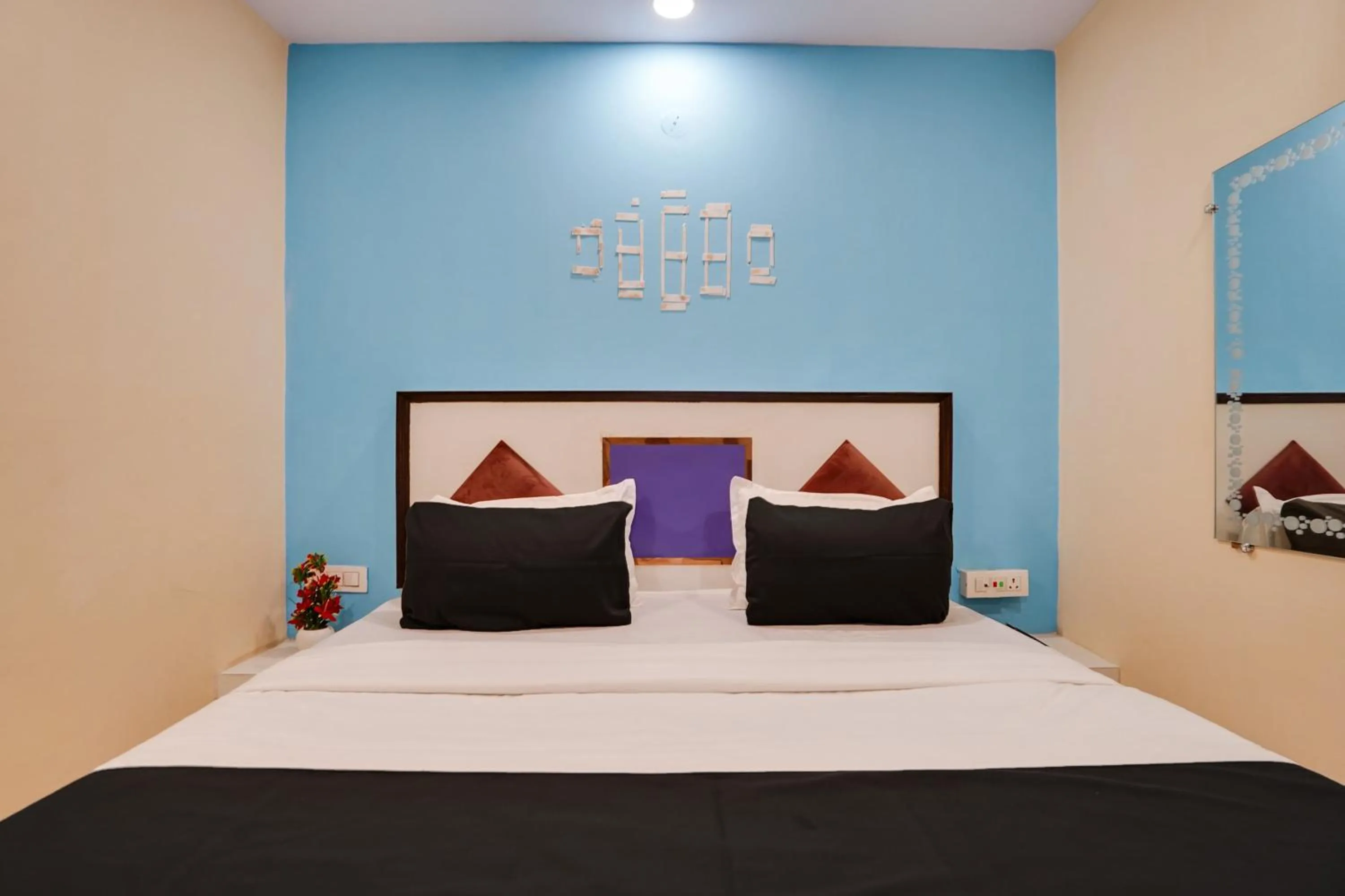 Bedroom, Bed in Hotel O Hotel Gold Star