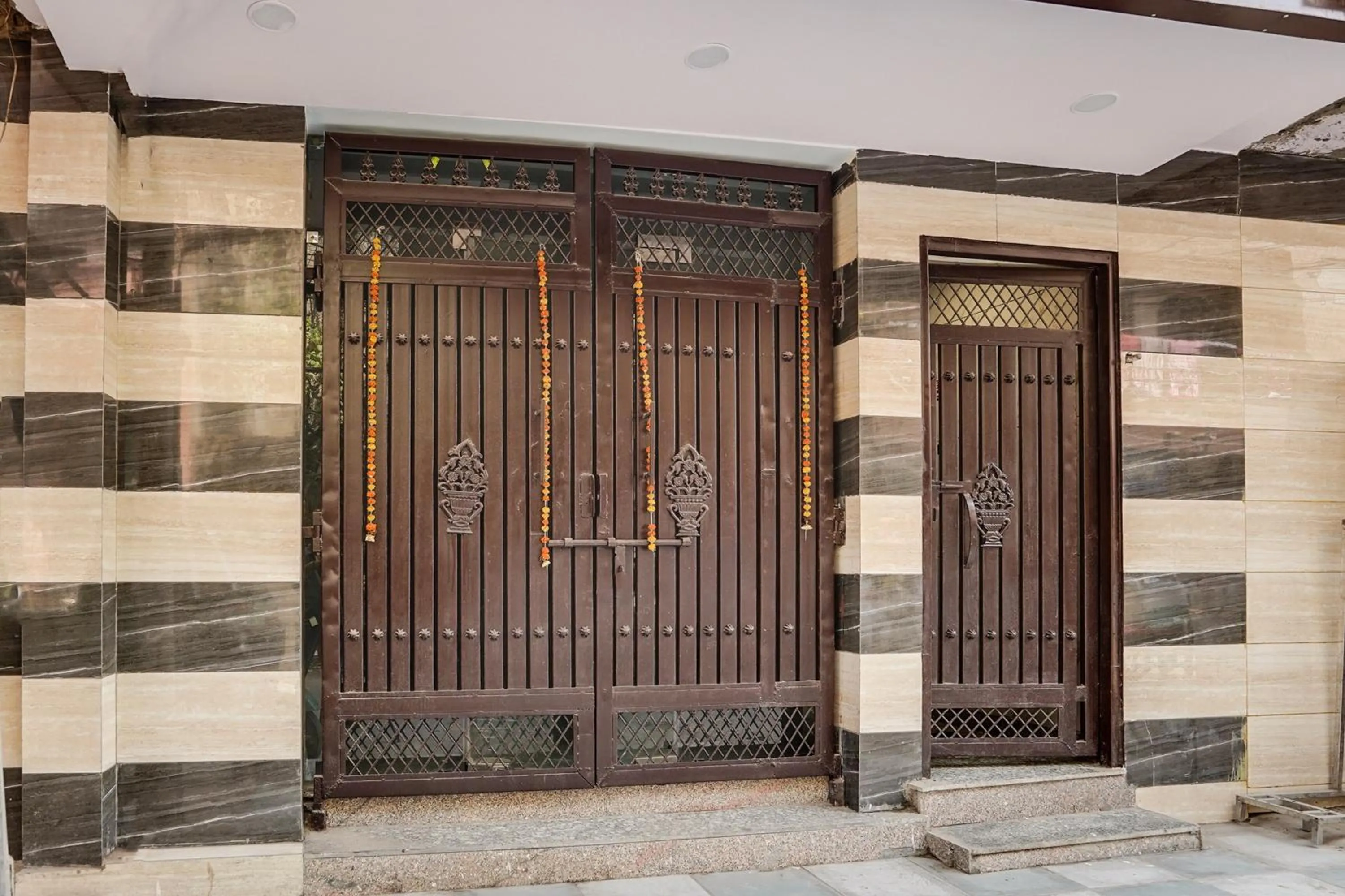 Facade/entrance in Hotel O Hotel Gold Star