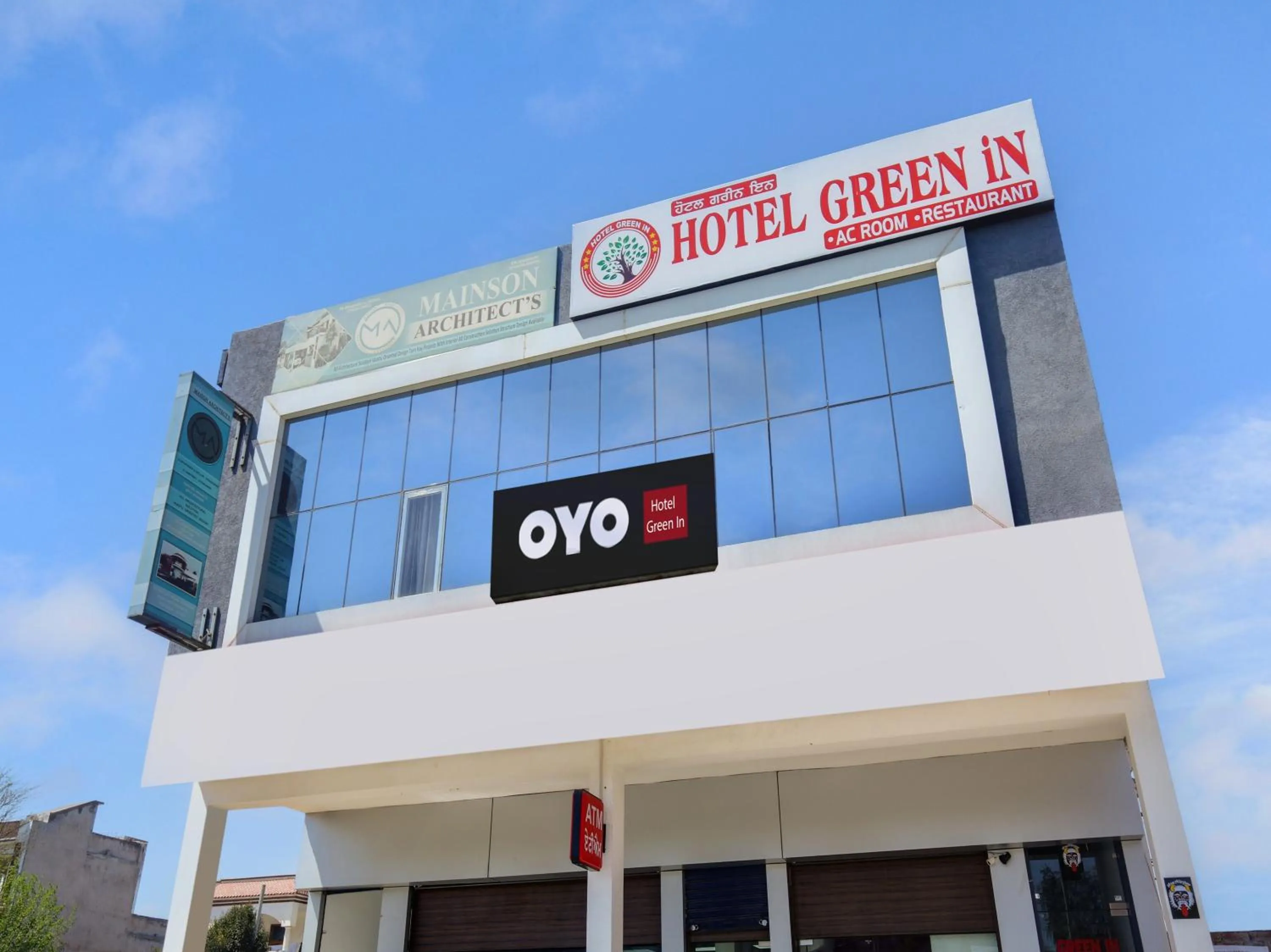 Facade/entrance in Hotel O Green In