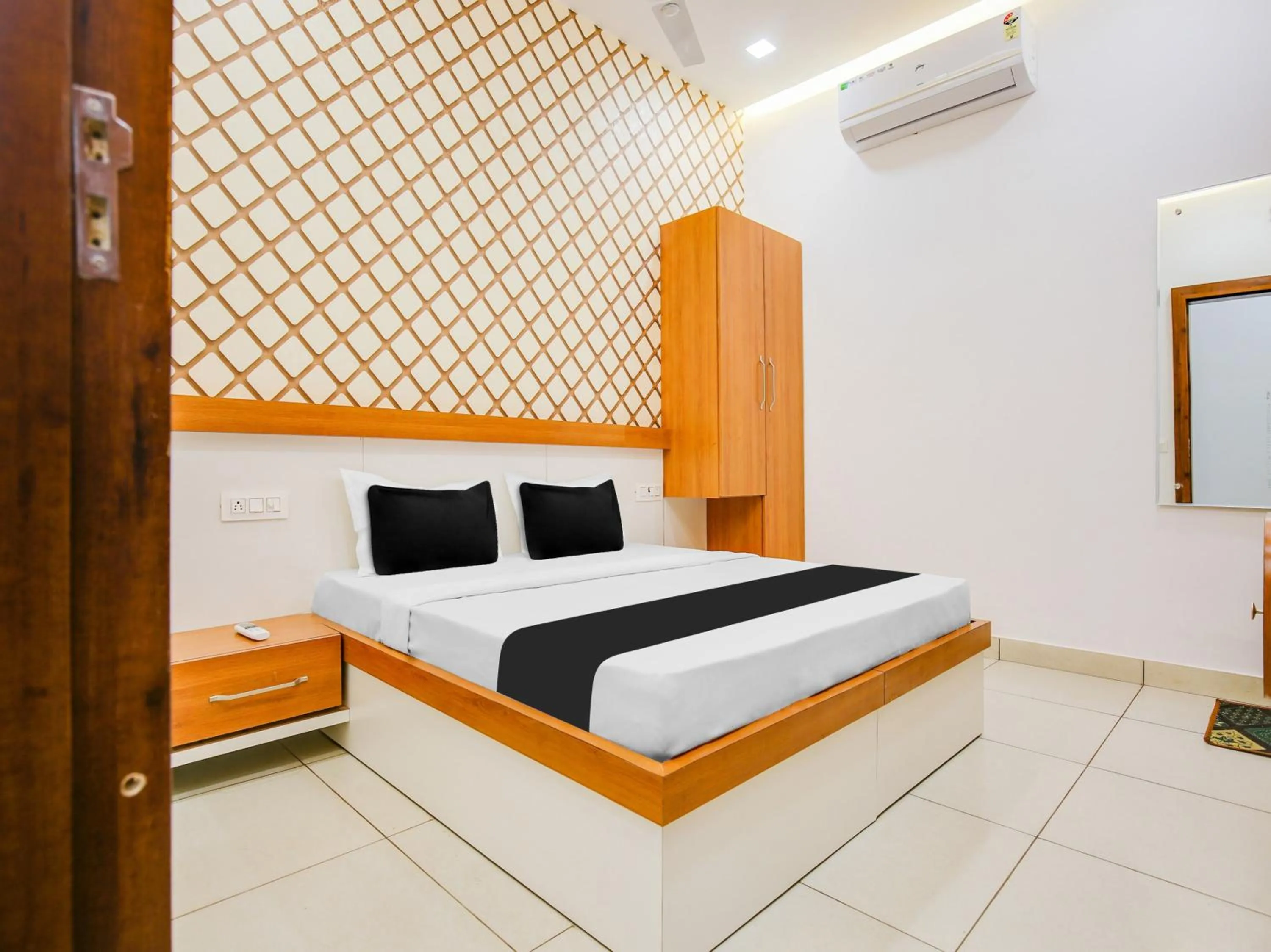 Bedroom in Hotel O Green In