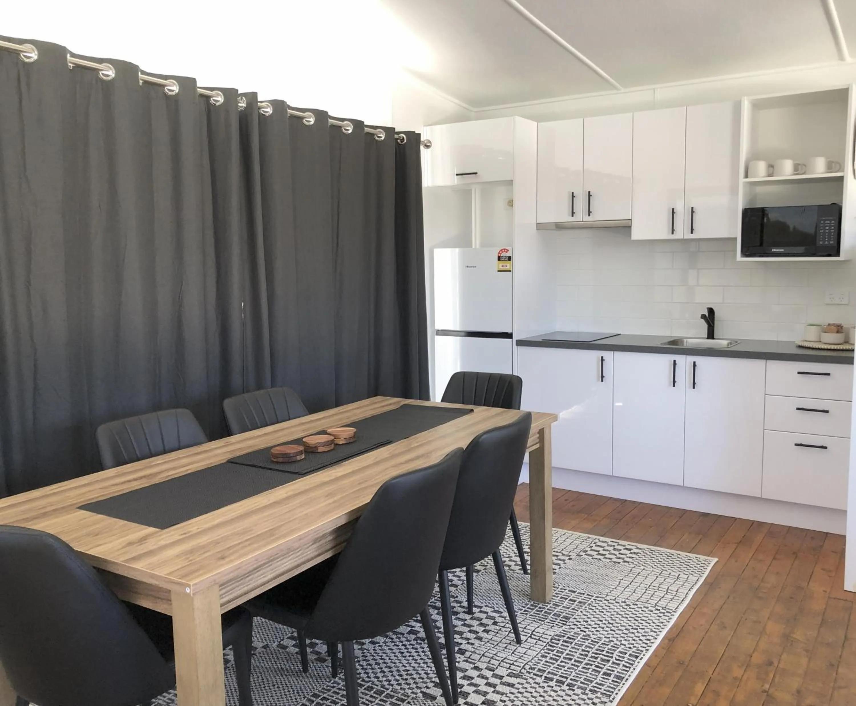 Dining area in Motel Maclean