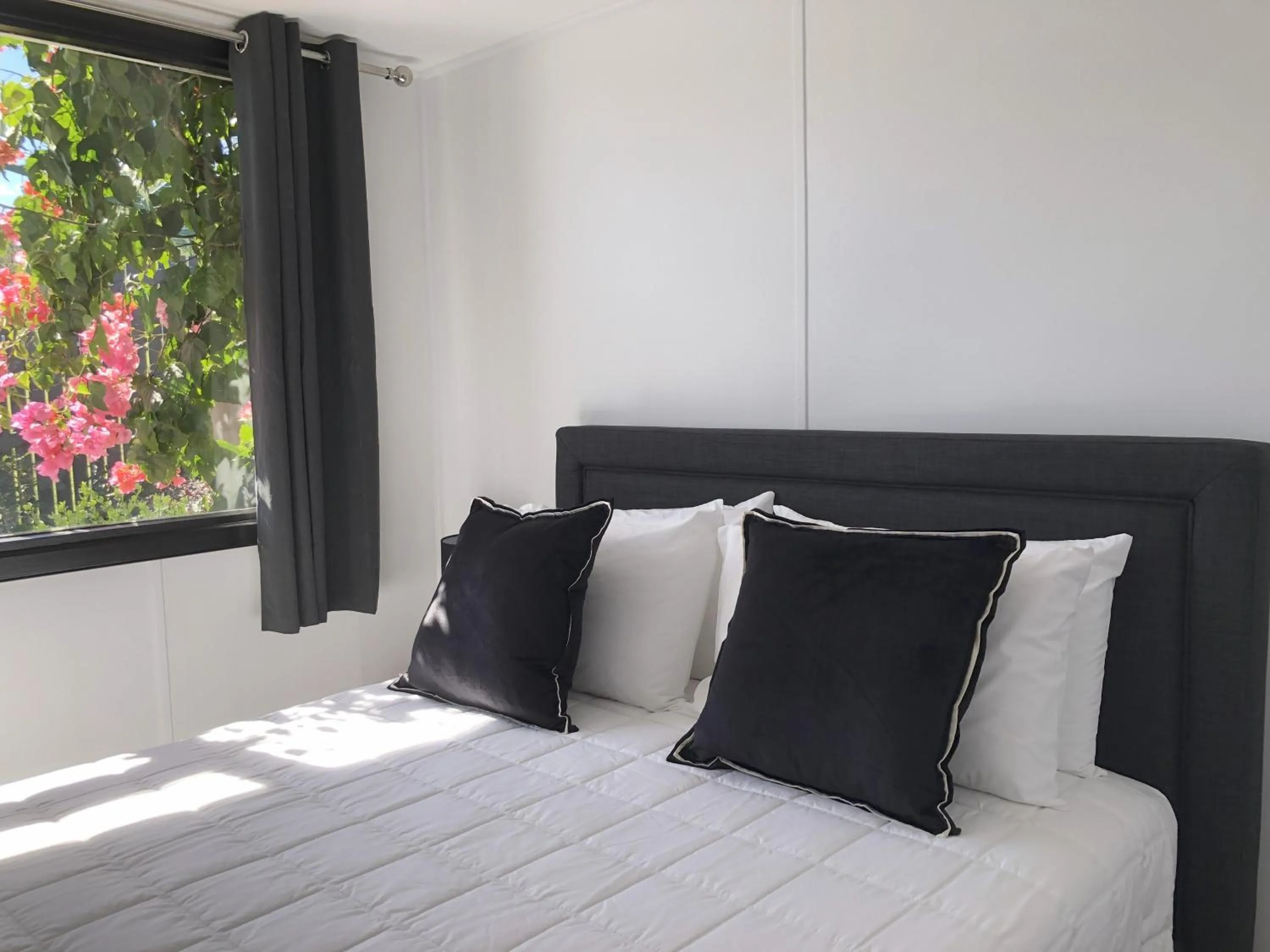 Bedroom, Bed in Motel Maclean