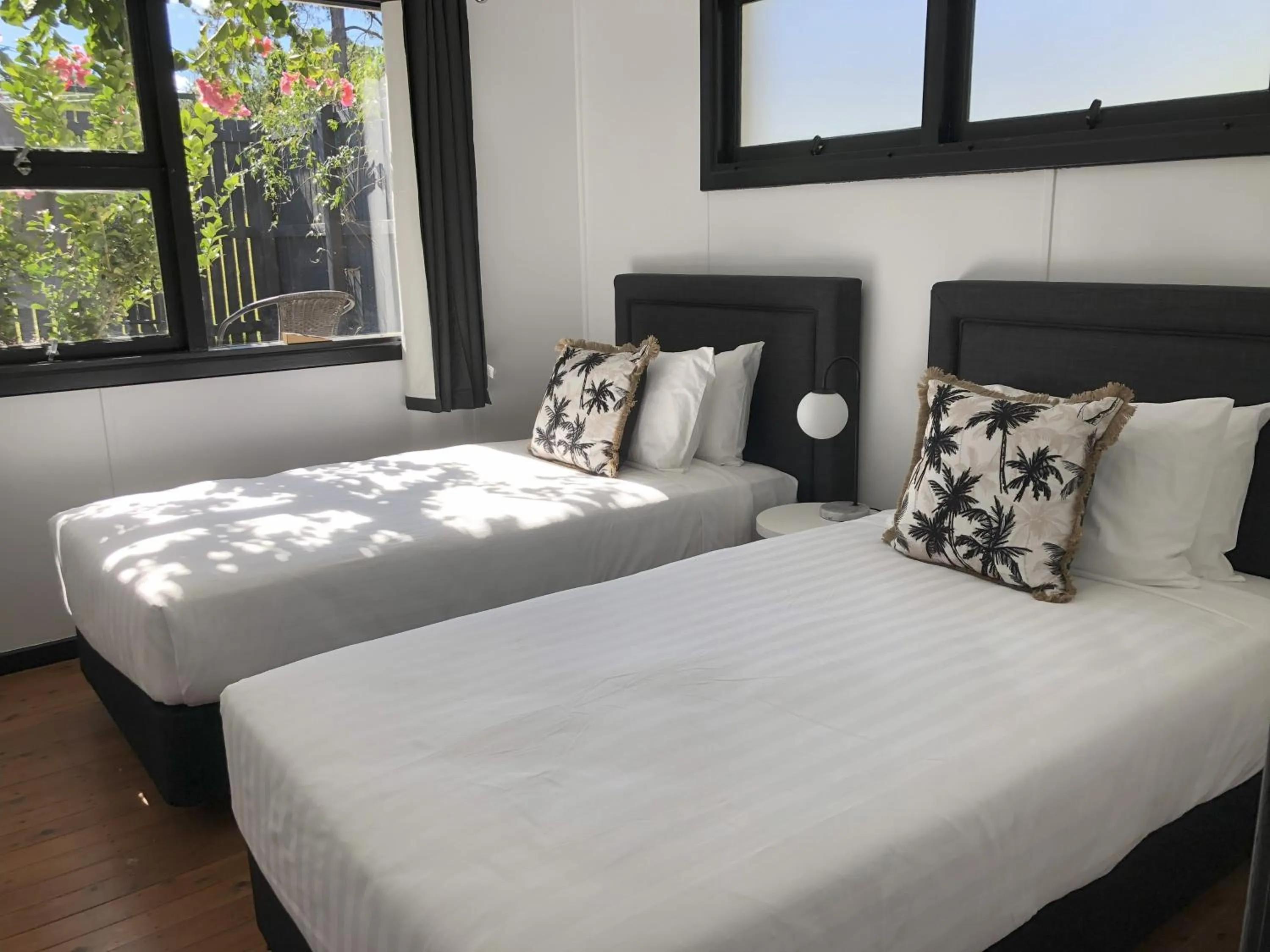 Bedroom, Bed in Motel Maclean