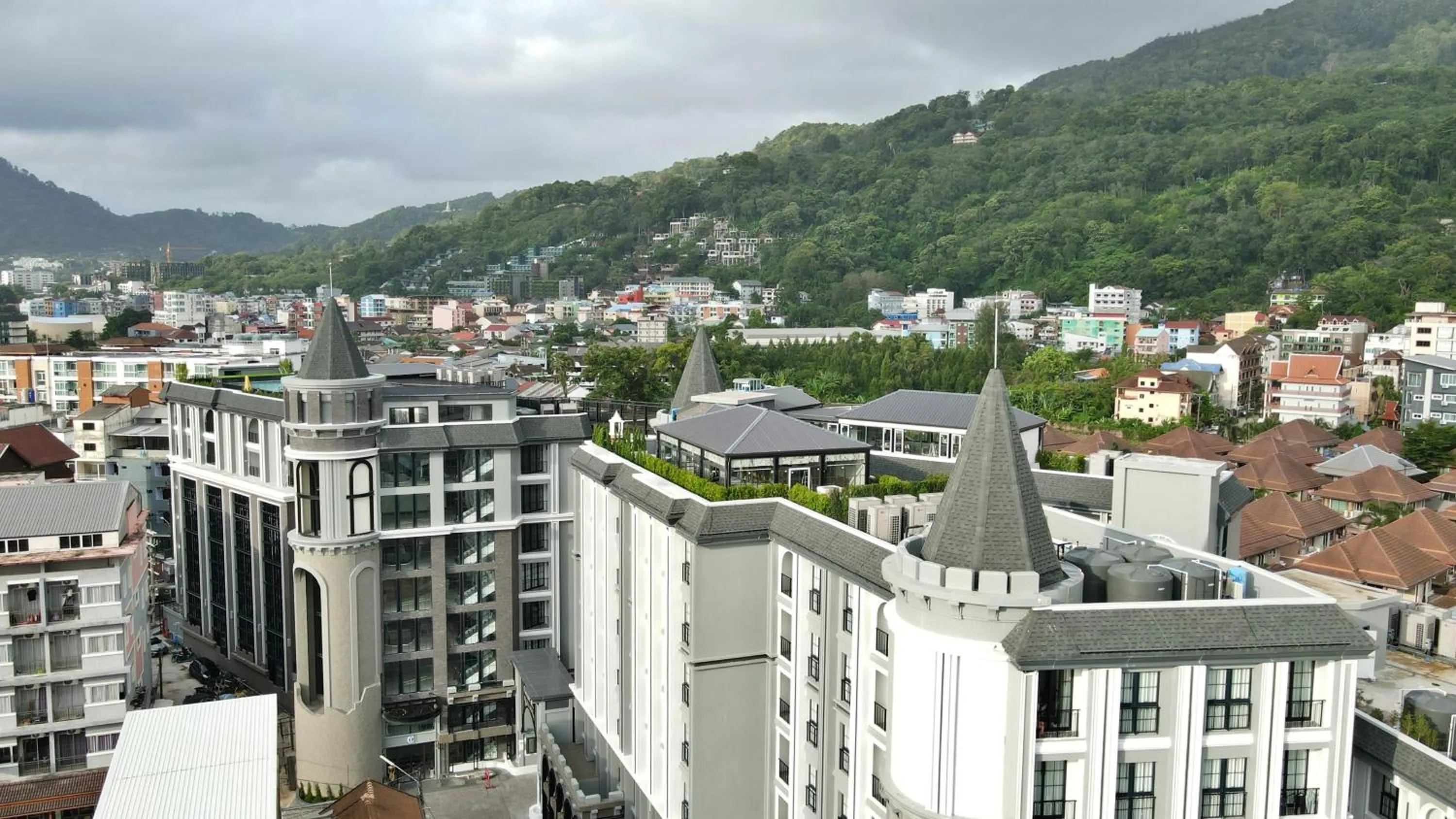 Property building in Chateau Du Village Patong