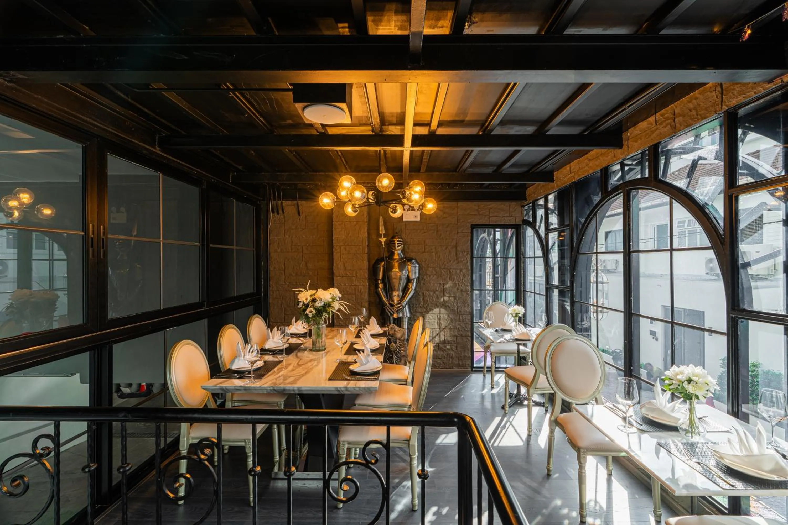 Restaurant/places to eat in Chateau Du Village Patong