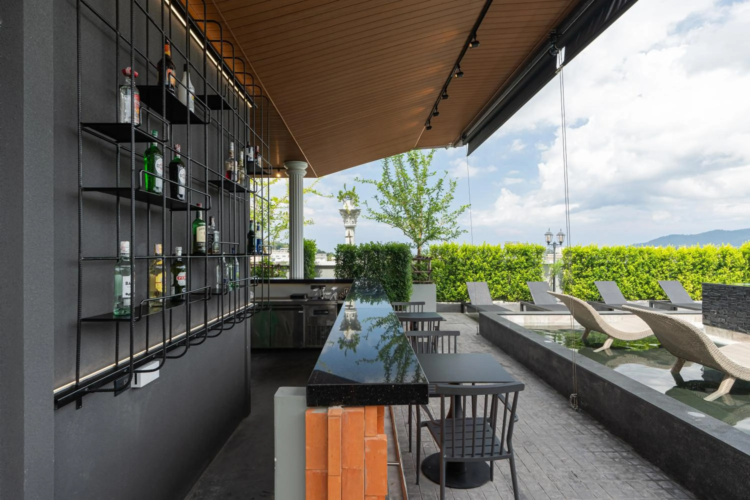 Lounge or bar in Chateau Du Village Patong