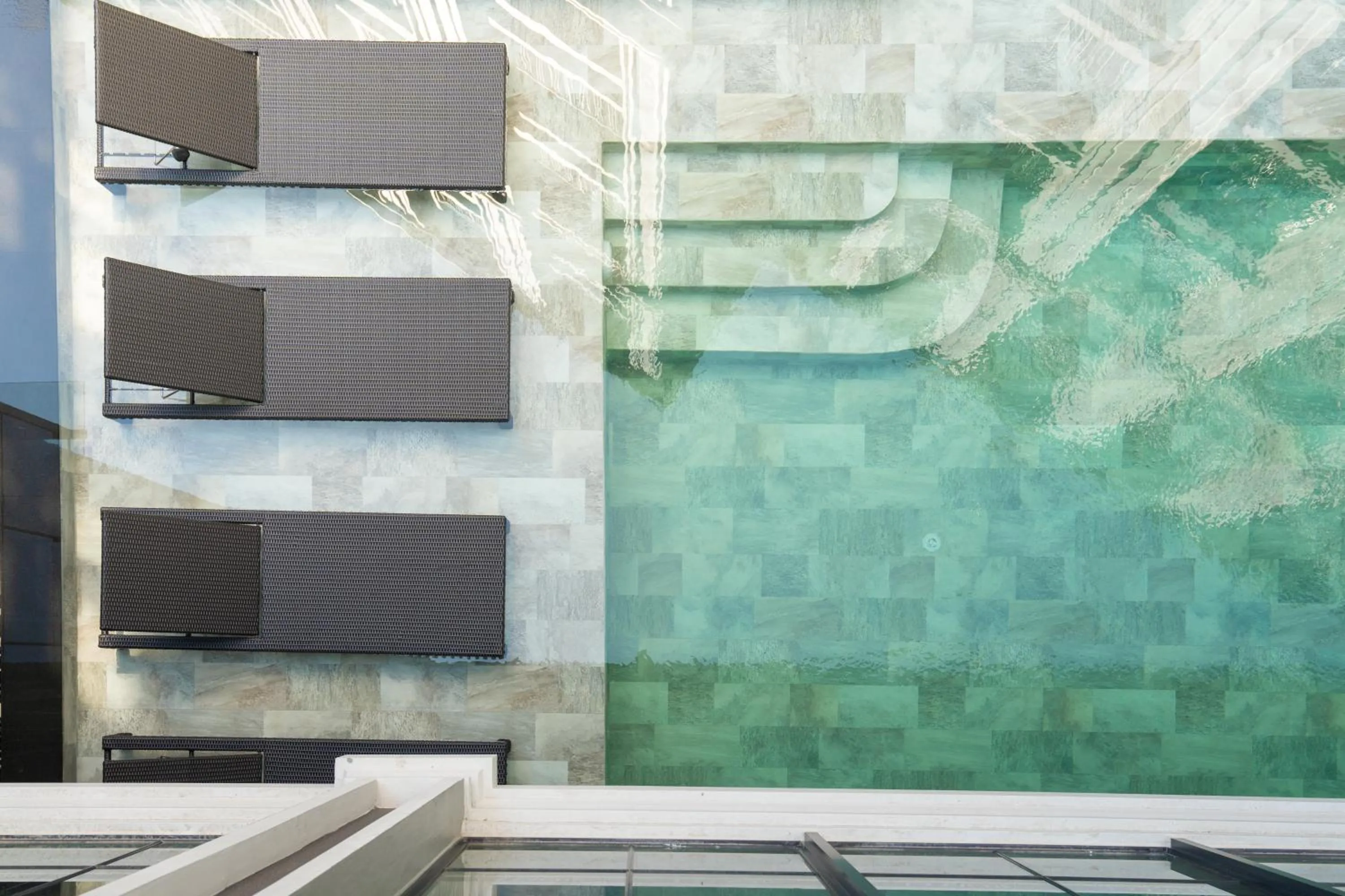 Swimming pool in Chateau Du Village Patong