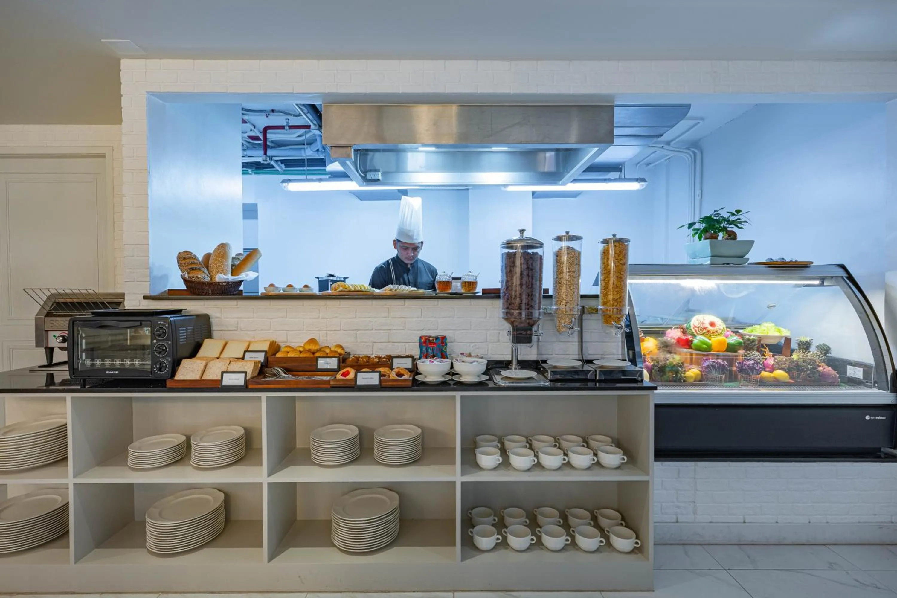 Food in Chateau Du Village Patong