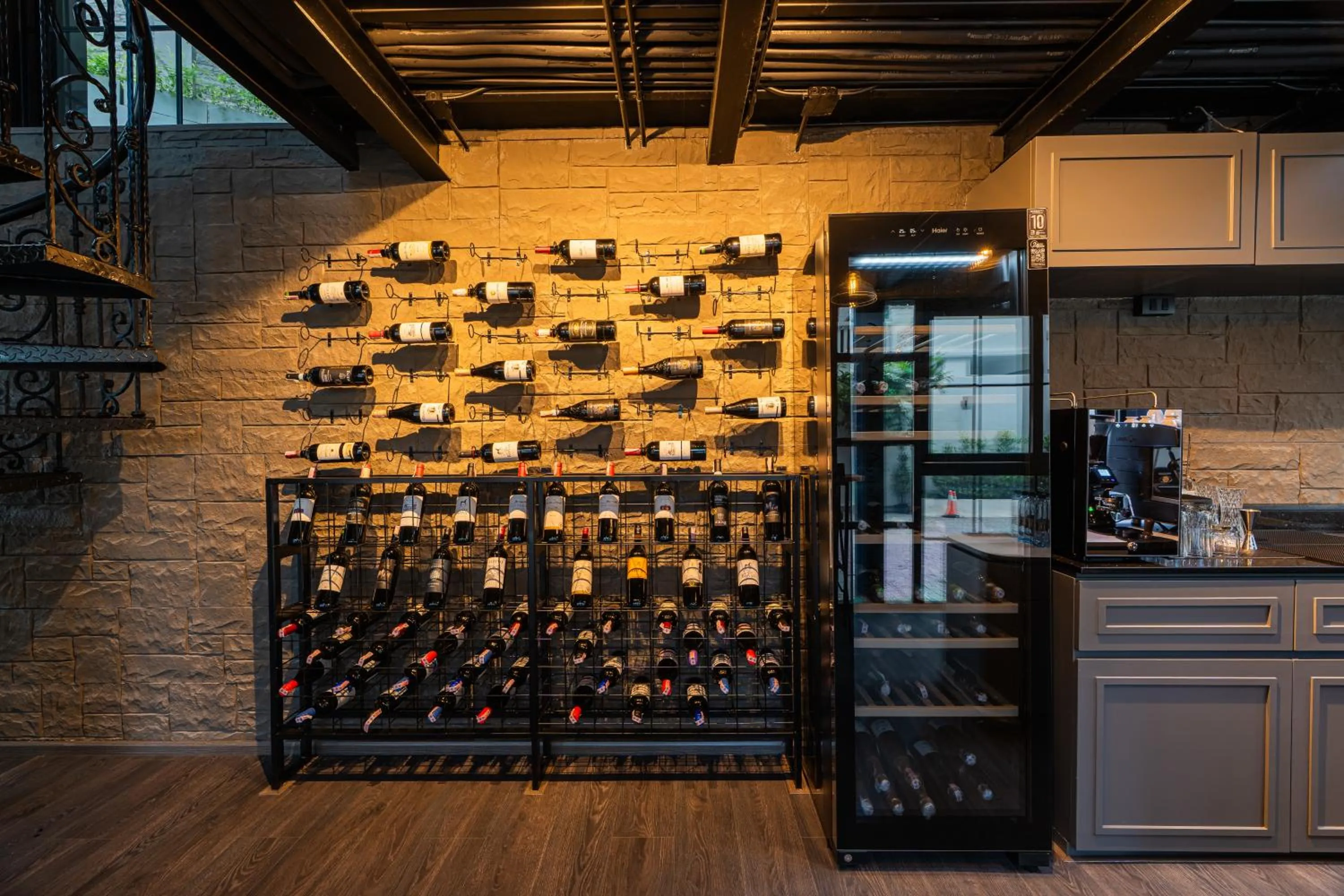 Lounge or bar in Chateau Du Village Patong