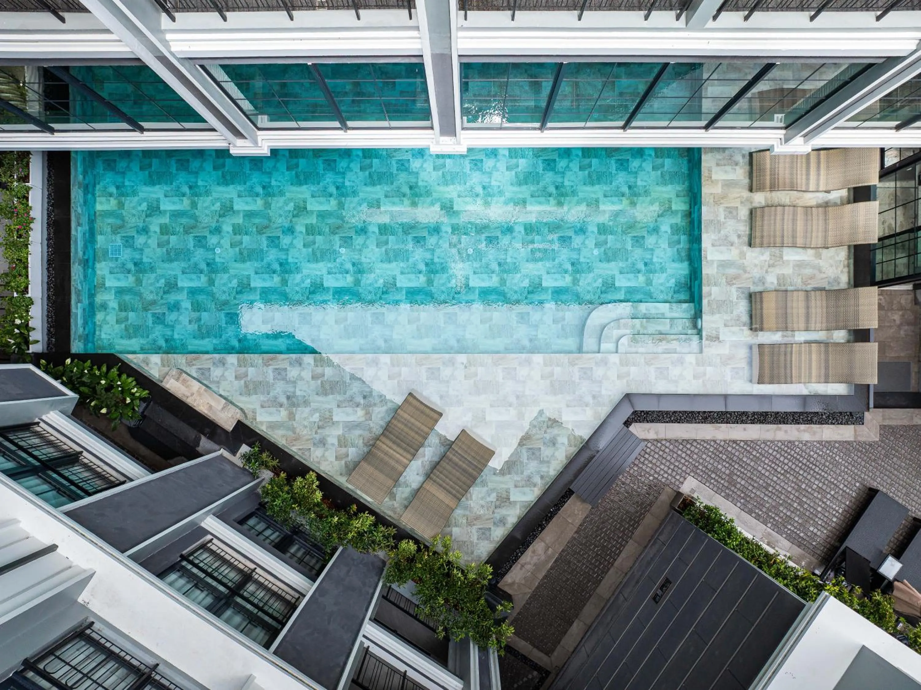 Swimming pool in Chateau Du Village Patong