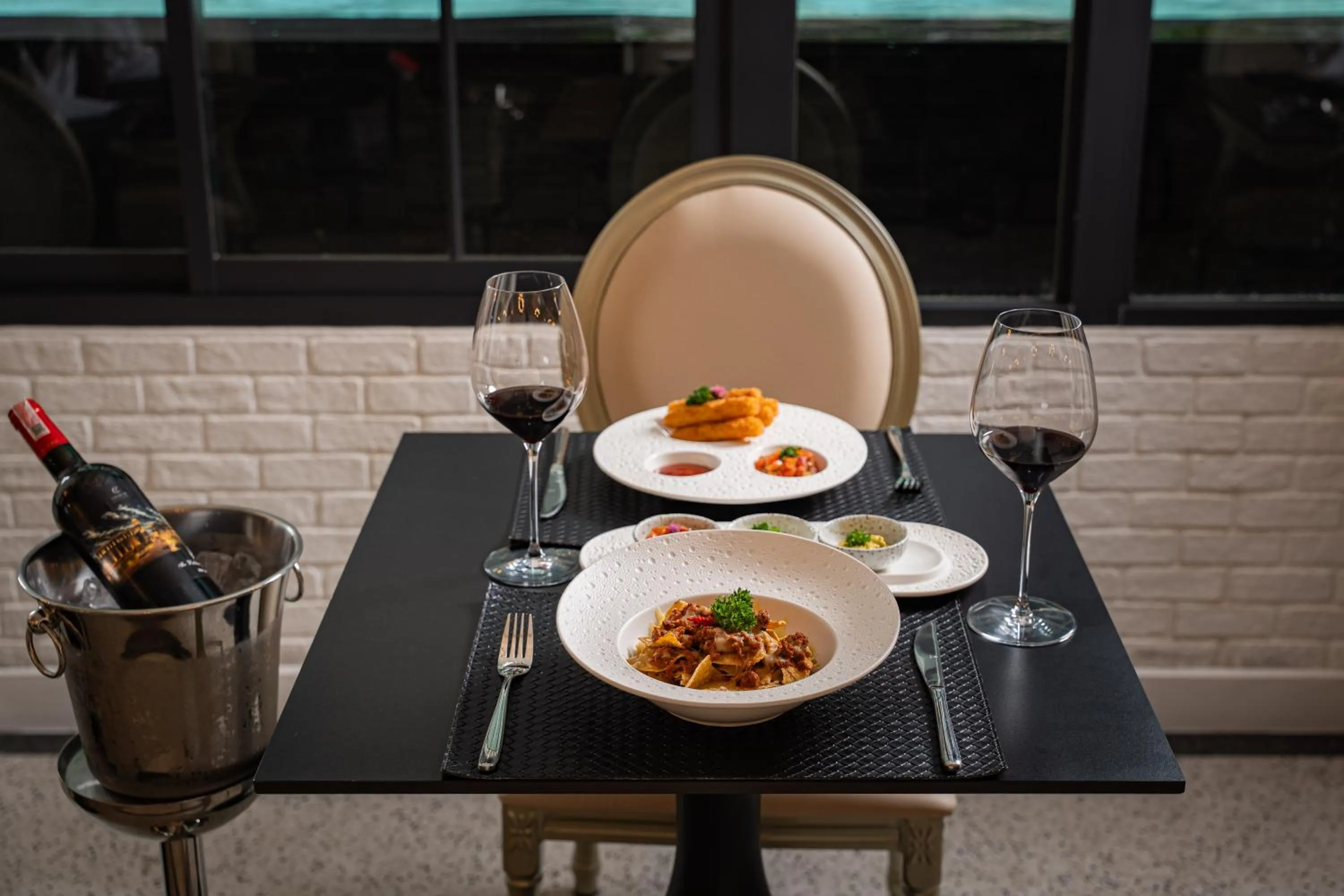 Food and drinks in Chateau Du Village Patong