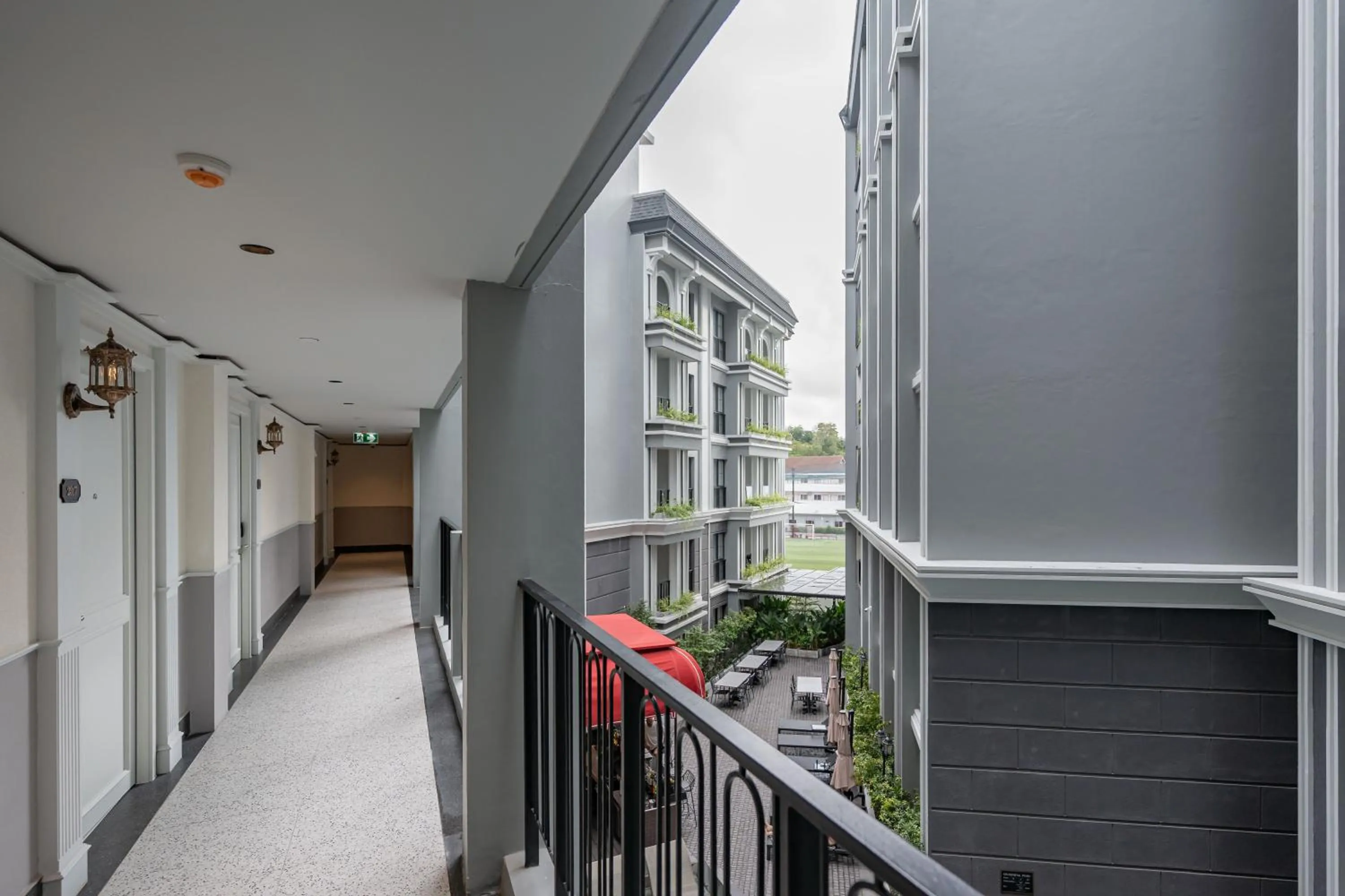 Day in Chateau Du Village Patong