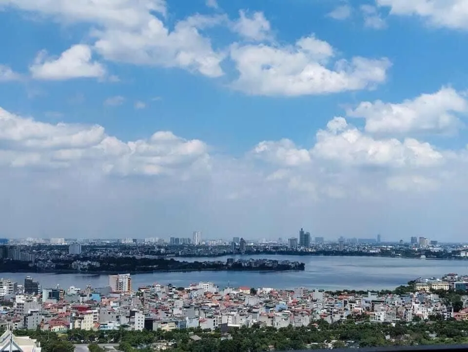 Lake view in Apartments in Han Jardin Building next West Lake