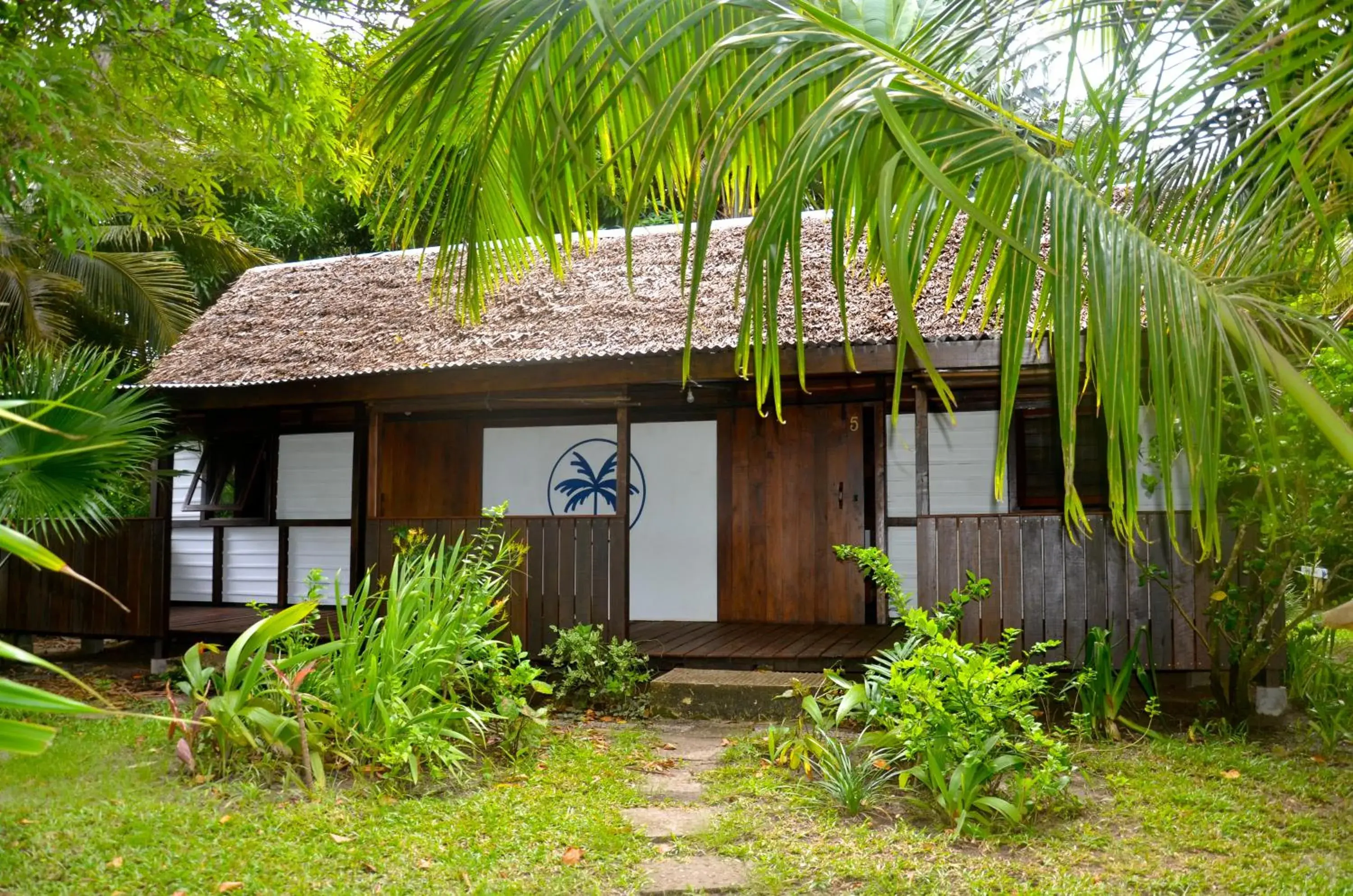 Family Room with Sea View in Boraha Village Ecolodge Family Room with Sea View in Boraha Village Ecolodge