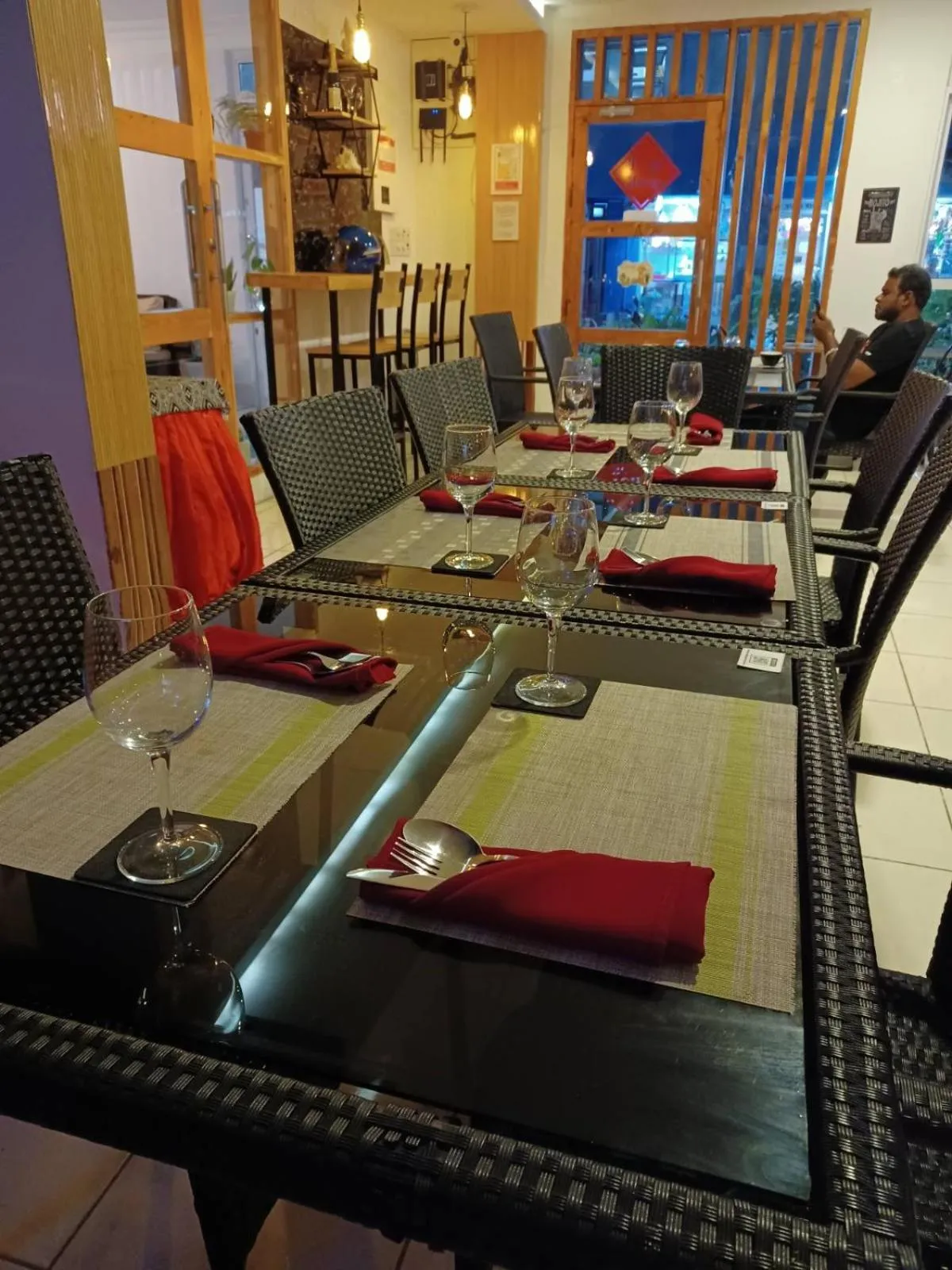 Restaurant/places to eat in Beach Grand & Spa Premium