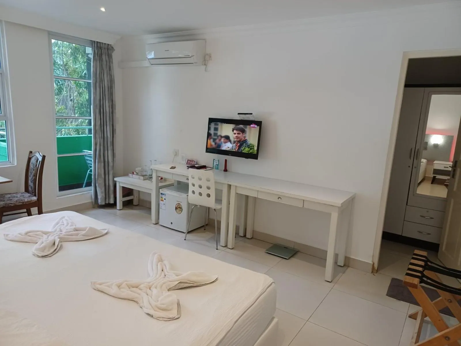 Bedroom, Bed in Beach Grand & Spa Premium