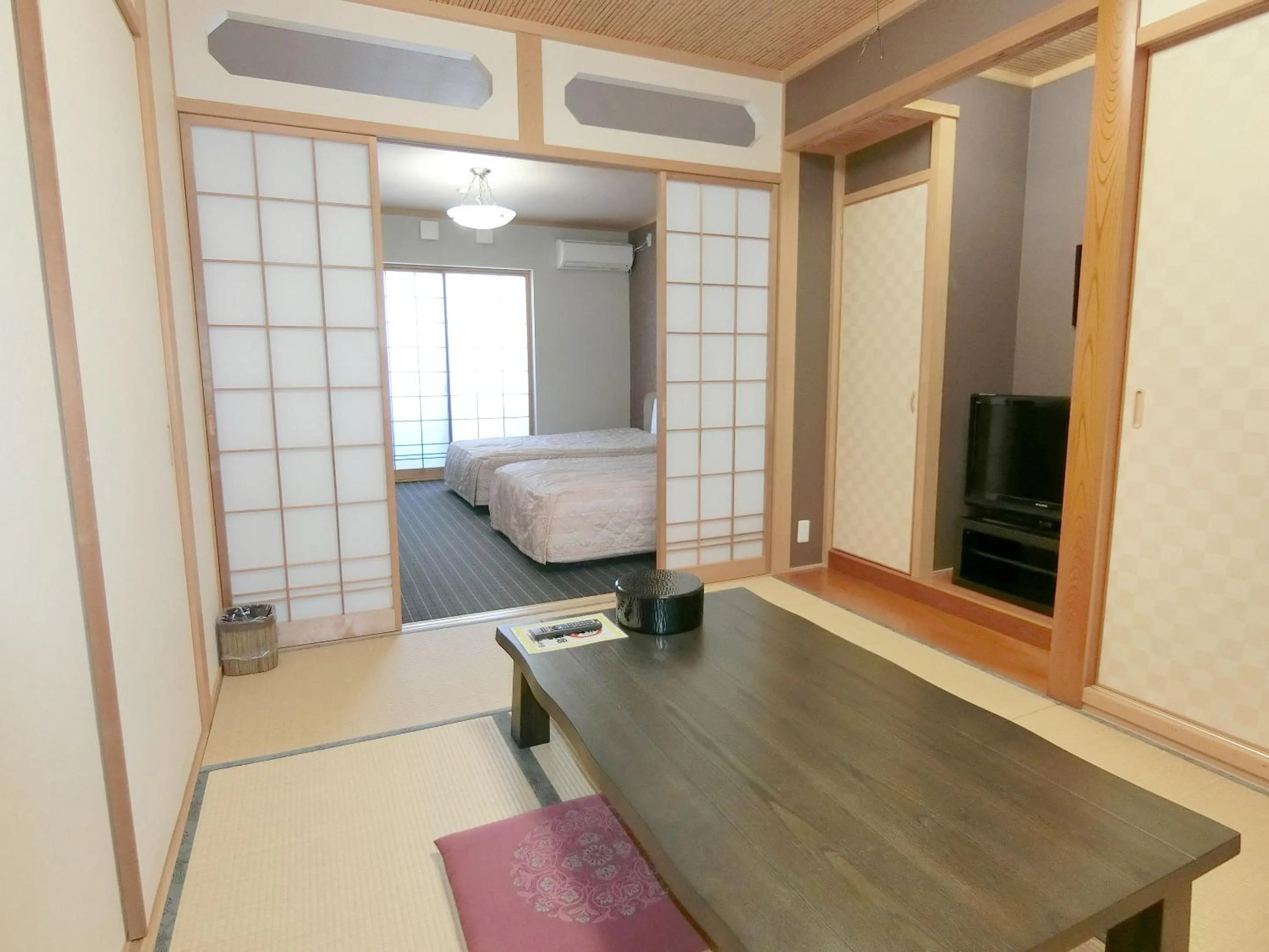 Photo of the whole room in Yurakuan Miyazaki