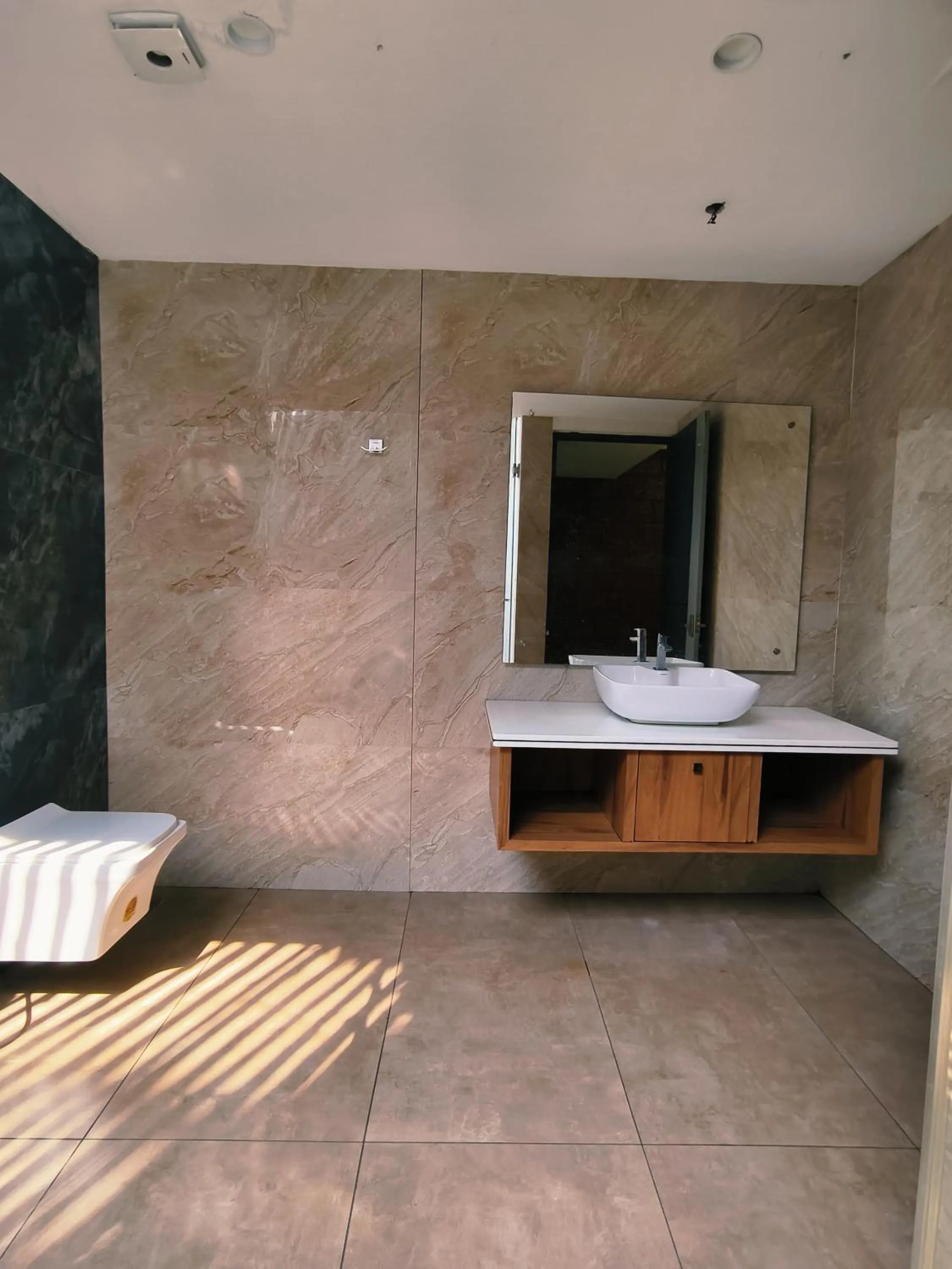 Shower in Udaya Resort