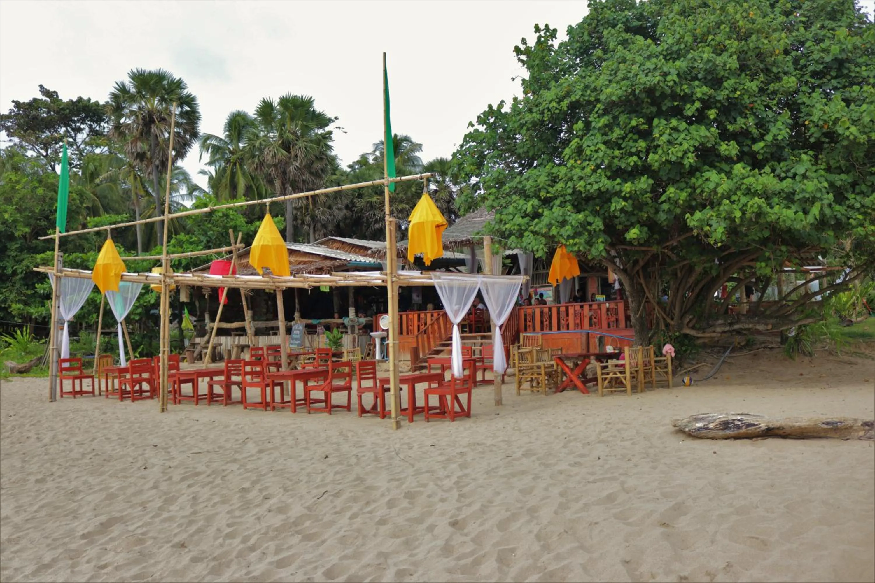 Restaurant/places to eat in Klong Jark Bungalows