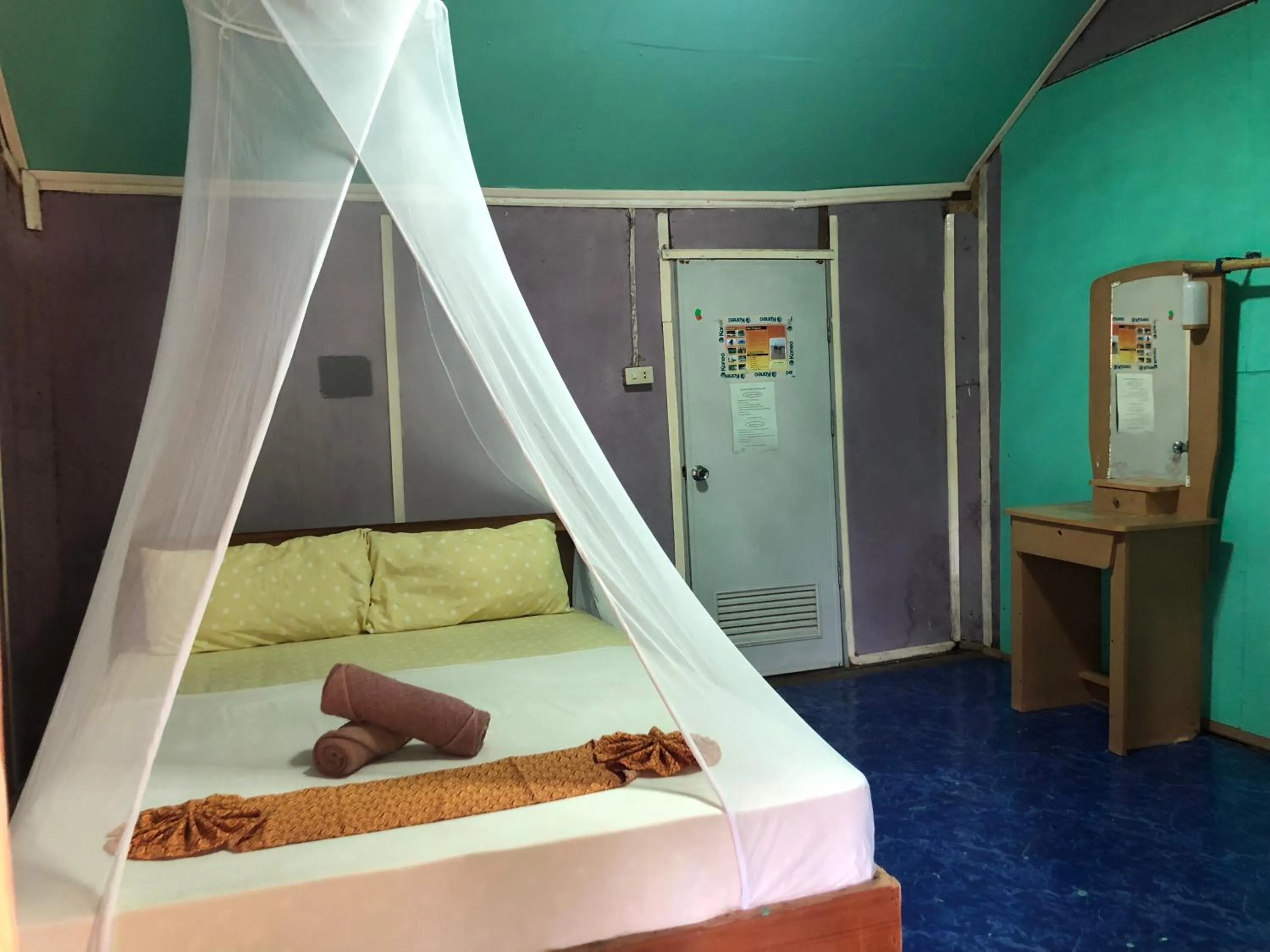 Property building, Bed in Klong Jark Bungalows