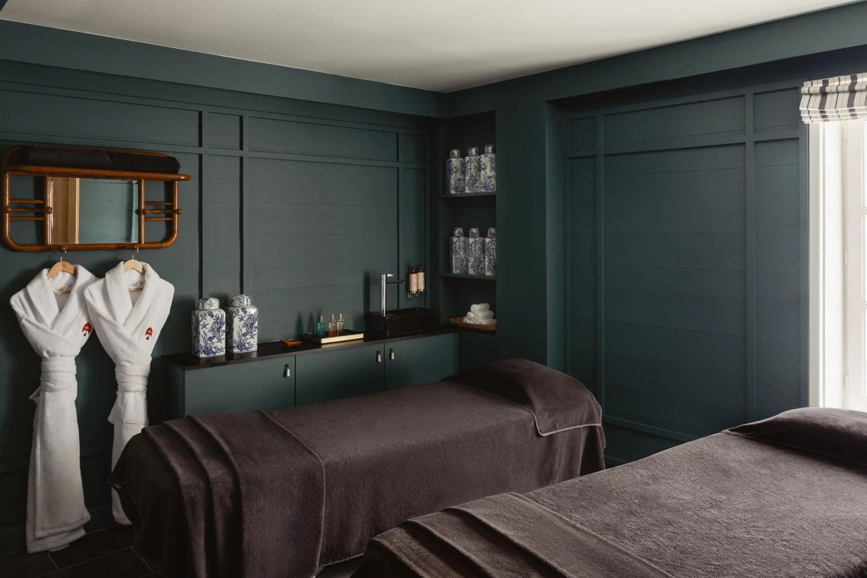 Massage, Bed in La Mission Hôtel & SPA - l'île d'Yeu