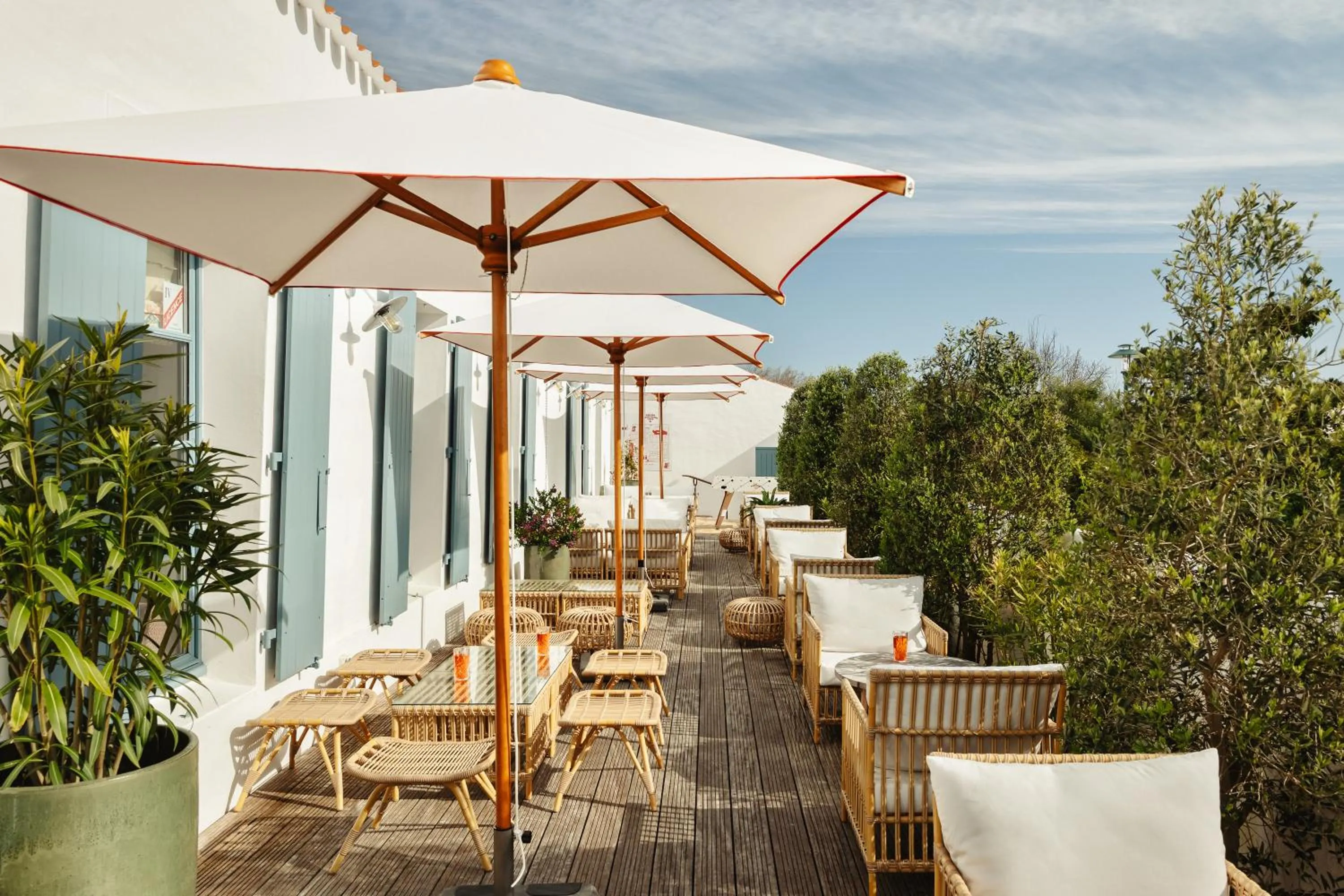 Patio in La Mission Hôtel & SPA - l'île d'Yeu